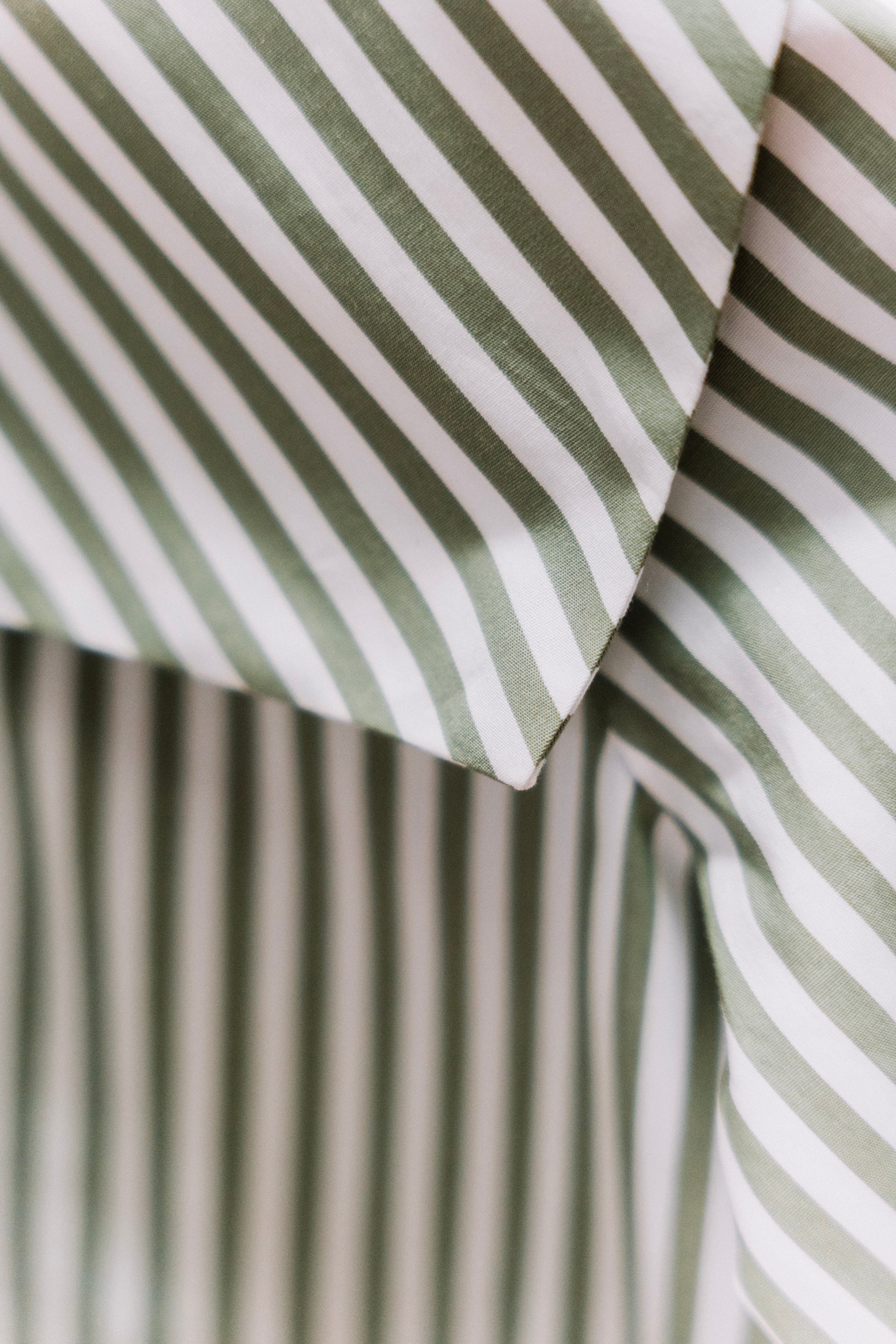 La blouse à col carré Hector rayée vert olive