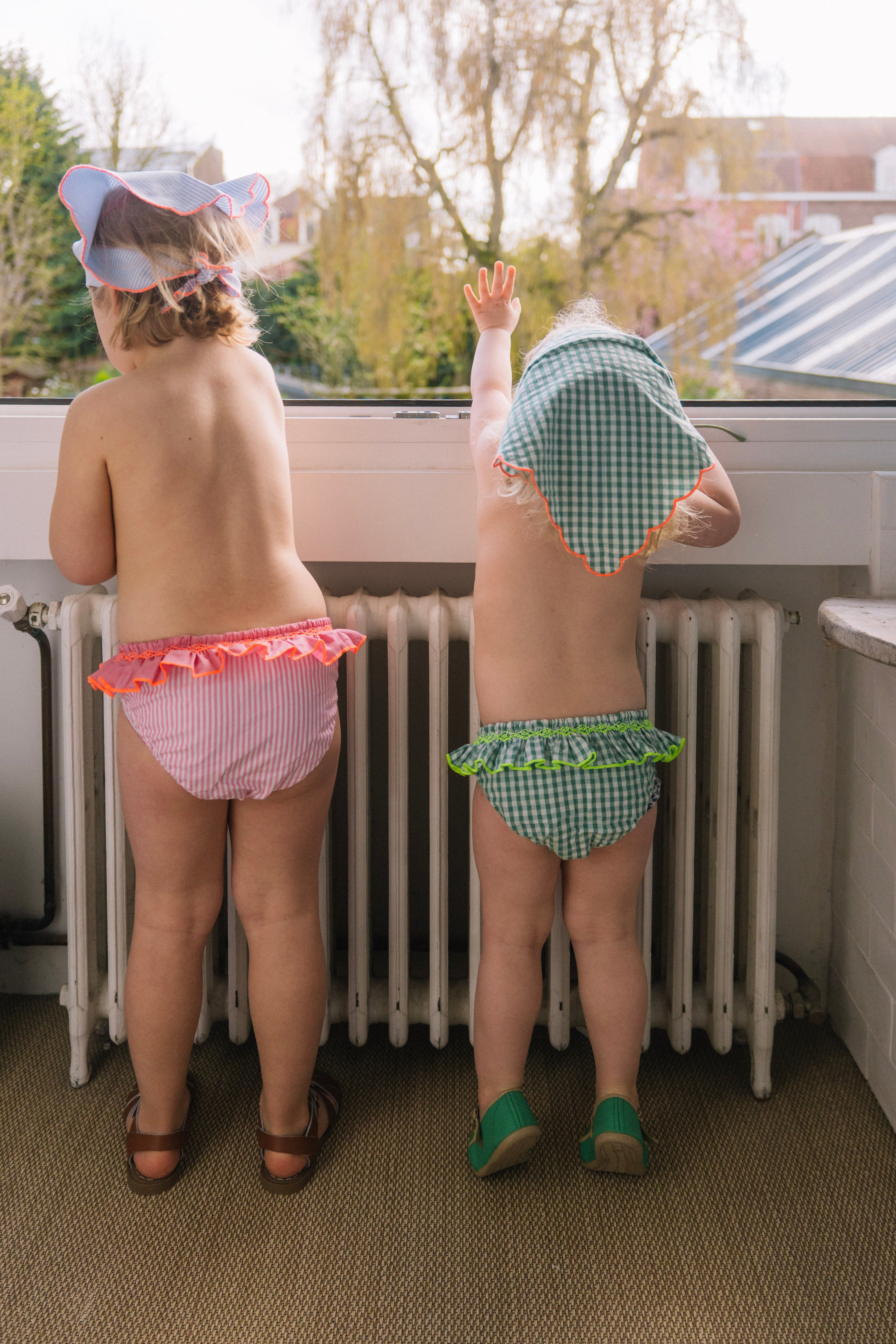 La culotte de bain Célestine à volant smocké rose