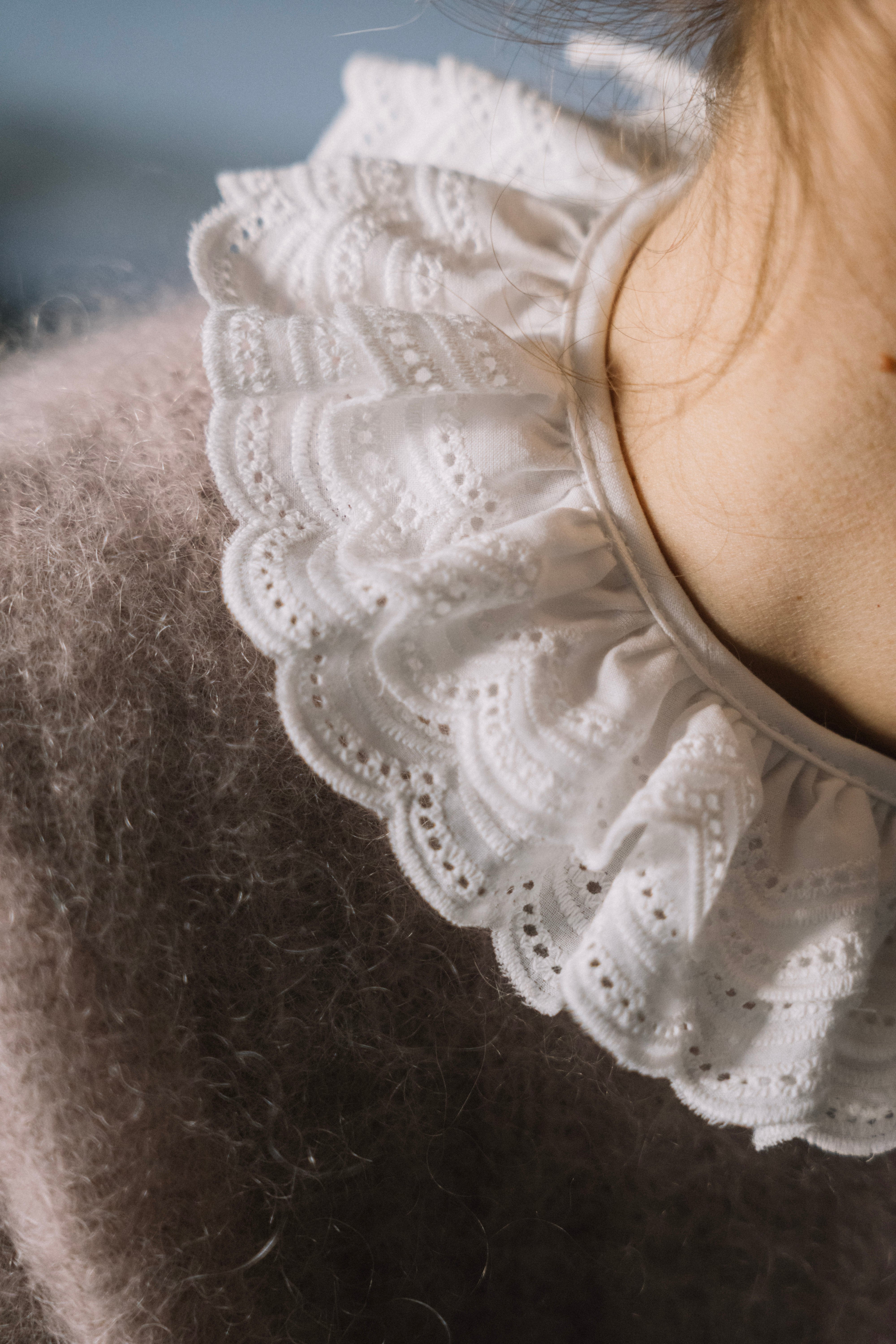 Garance le col volanté en broderie anglaise pour les mum's