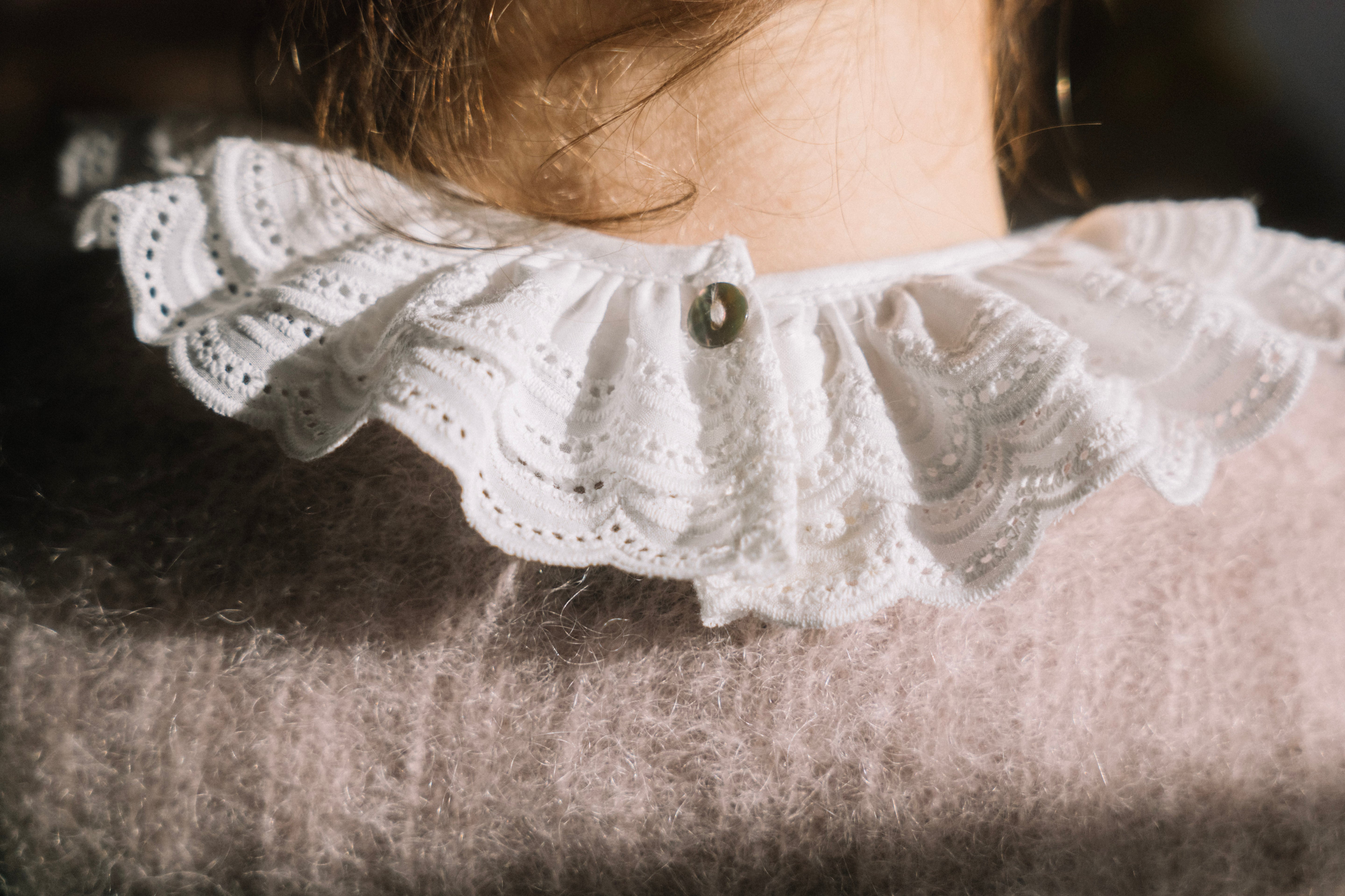Garance le col volanté en broderie anglaise pour les mum's