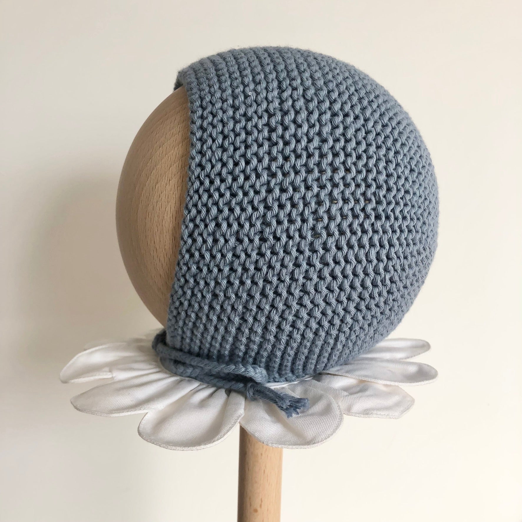 Le béguin Clotaire en coton bleu denim
