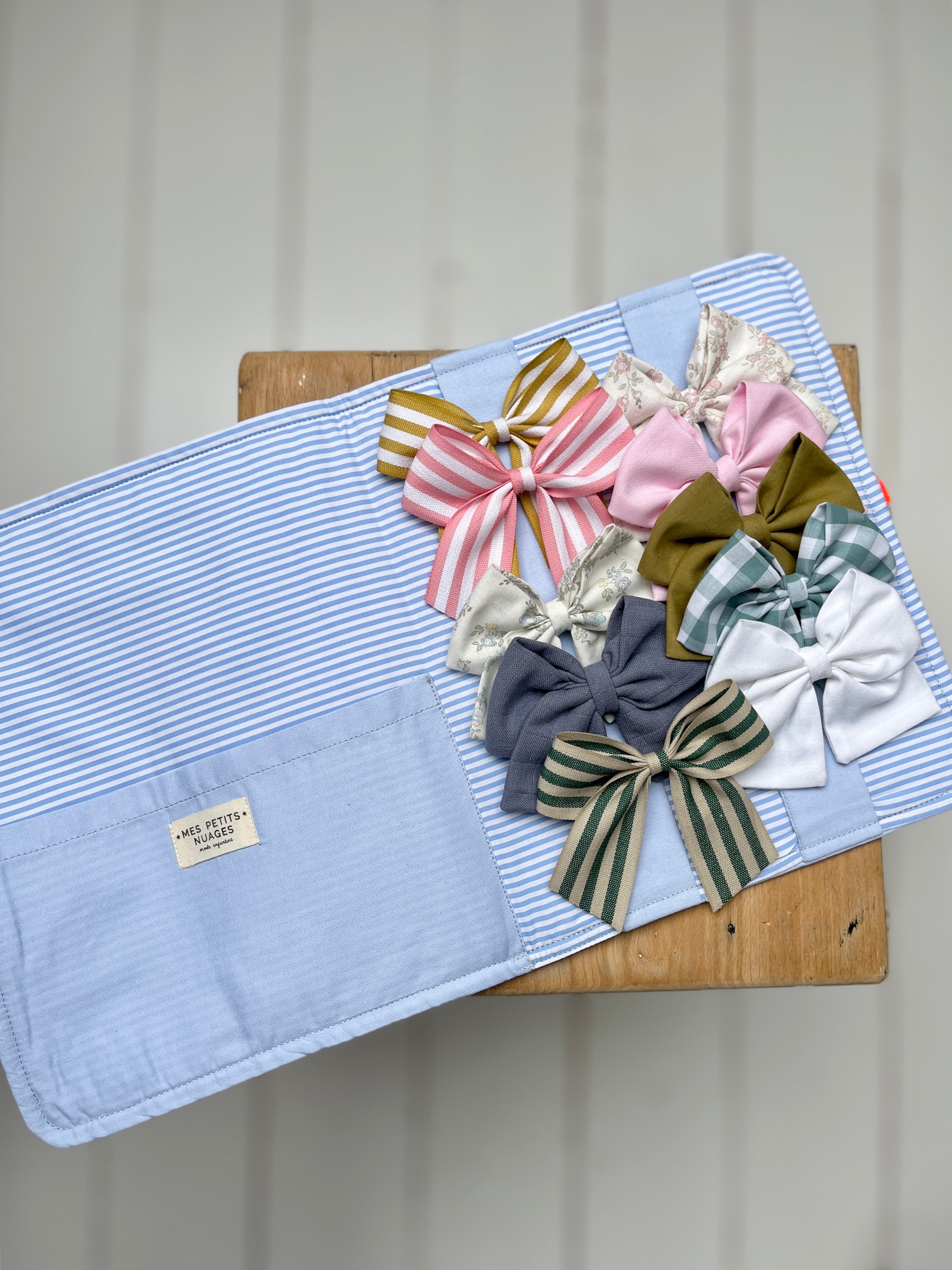 Colette, le range-barrette bleu