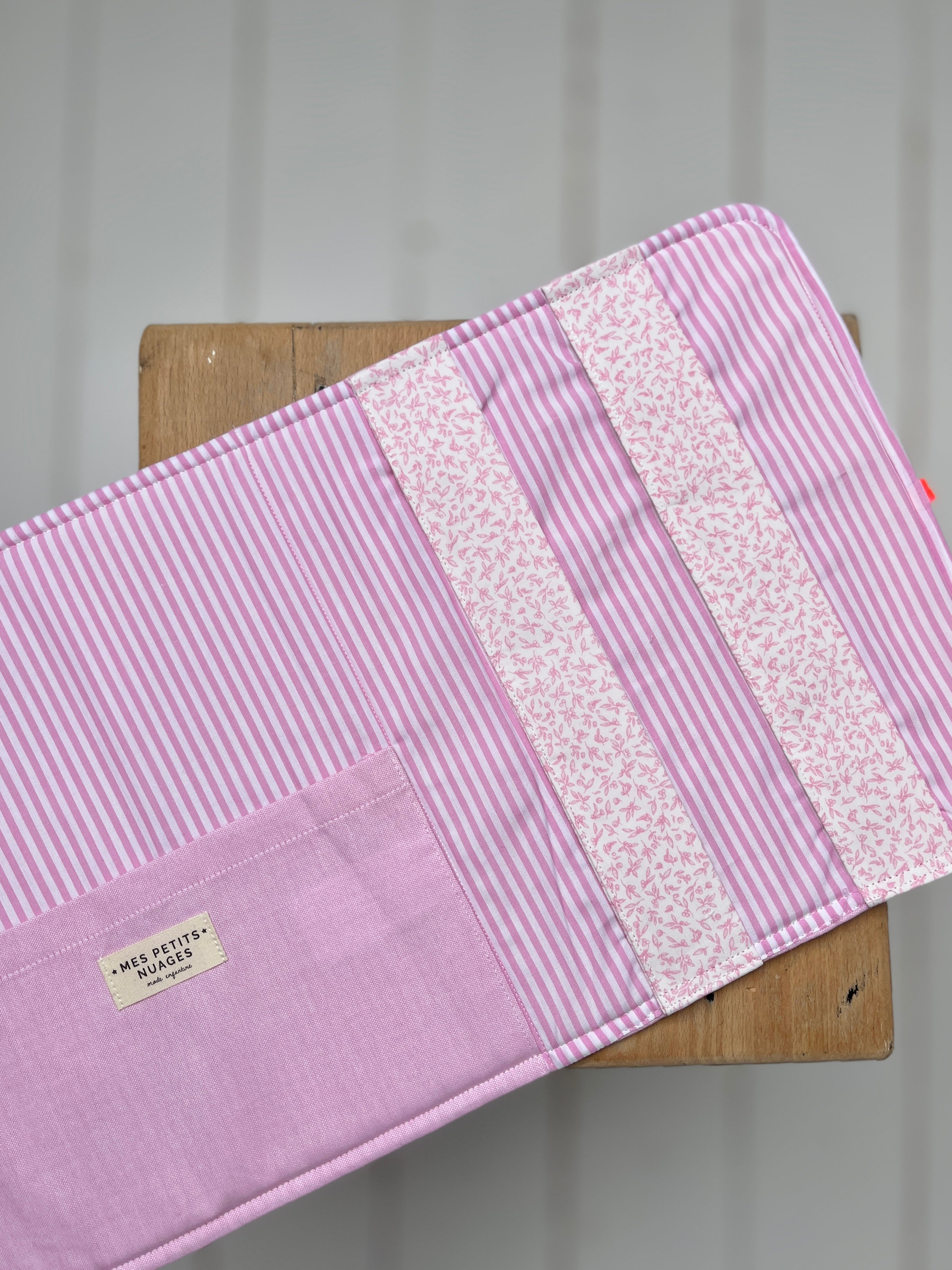 Colette, le range-barrette rose