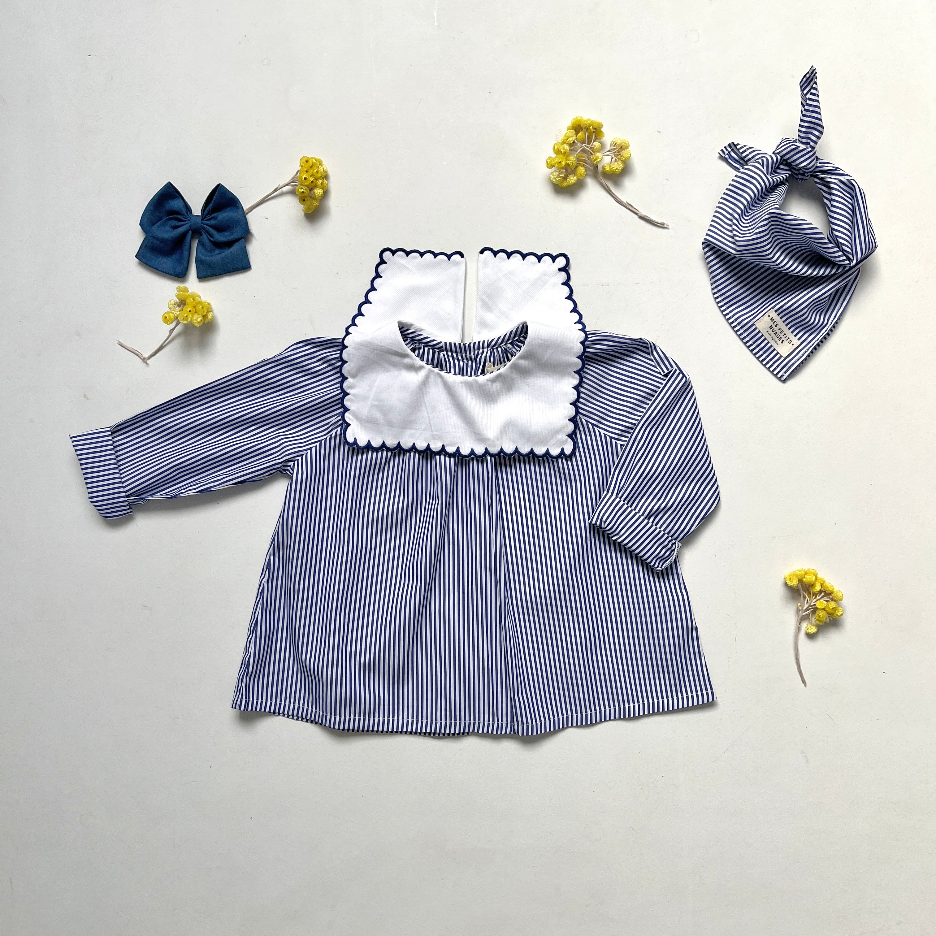 La blouse rayée bleue col festonné façon Petit Beurre