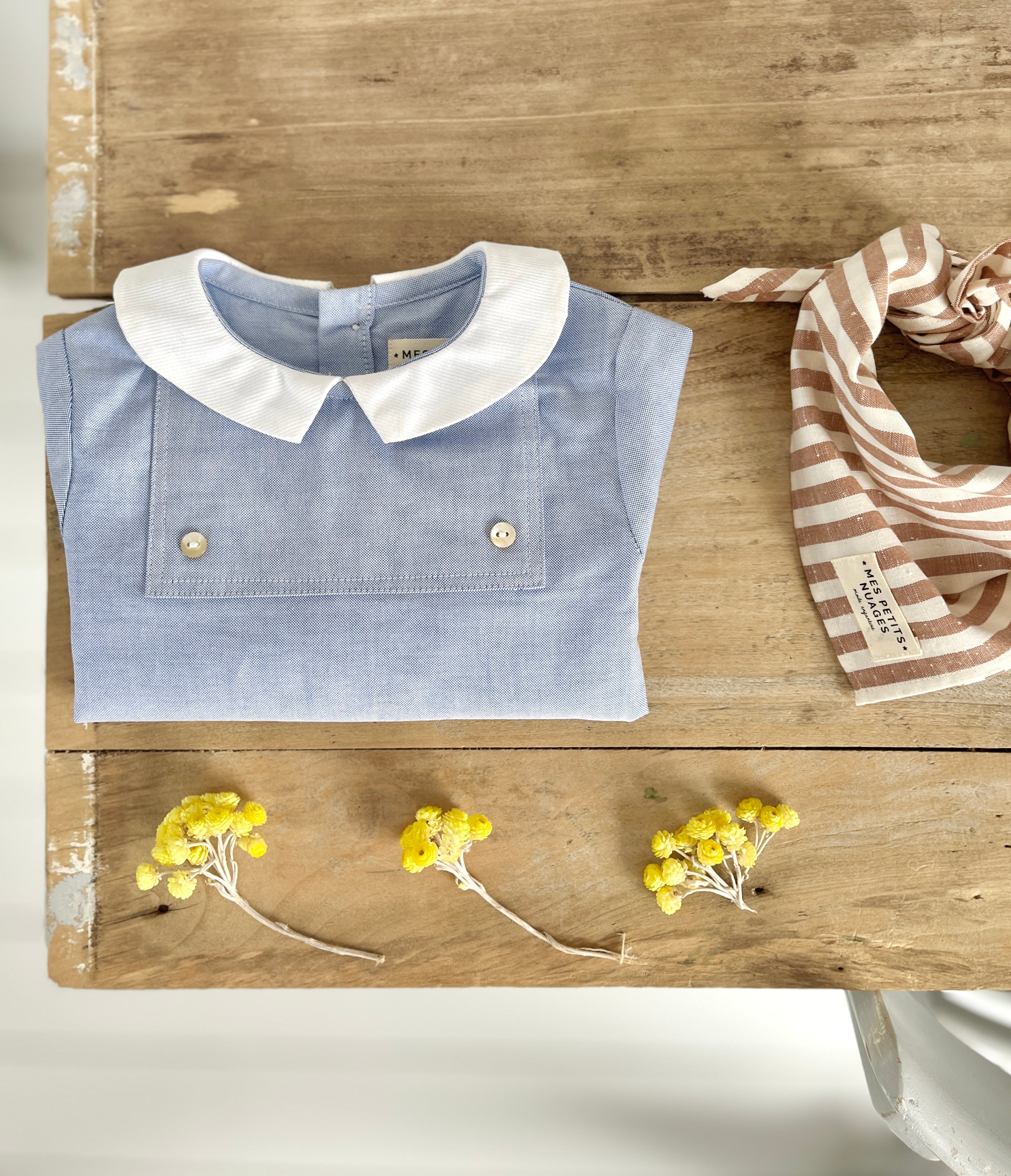 La blouse à plastron César bleue