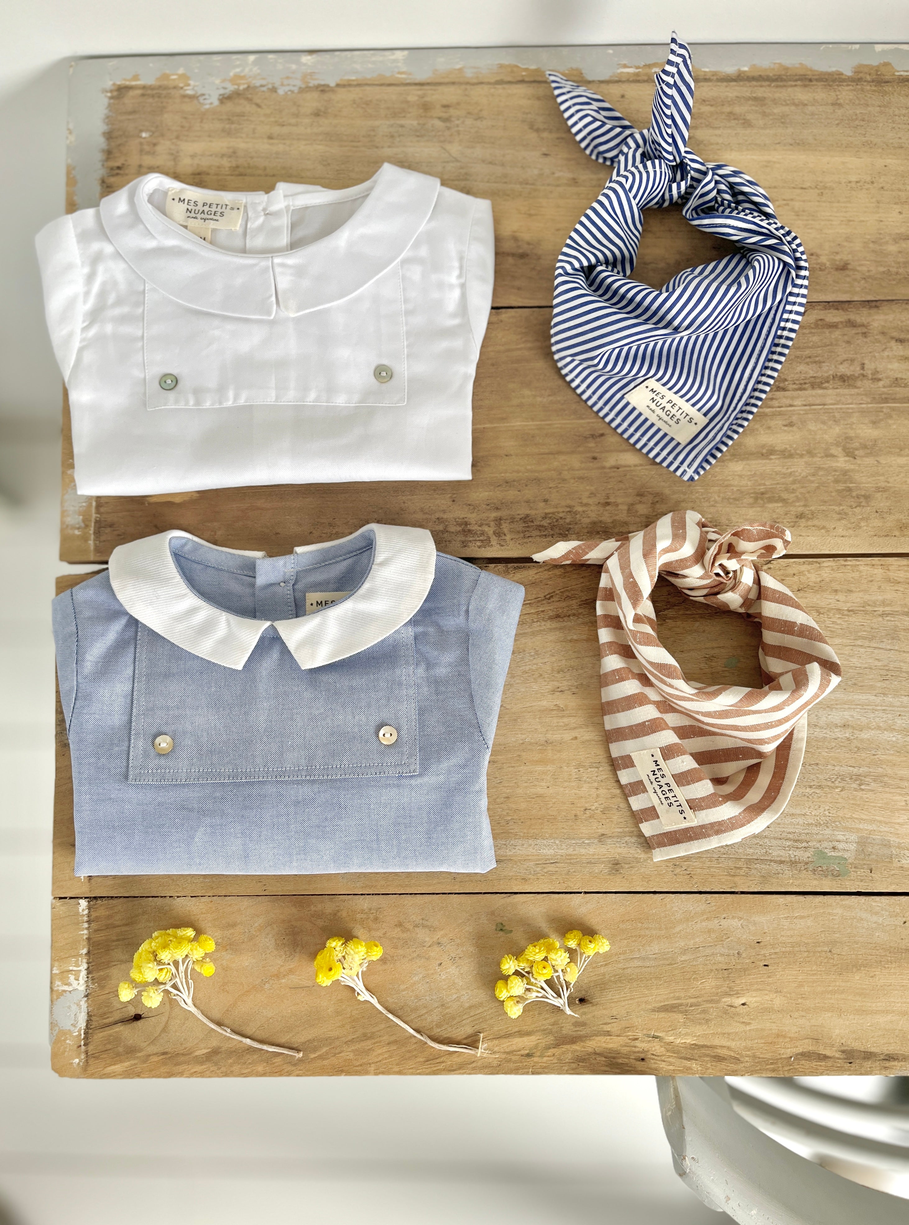 La blouse à plastron César bleue