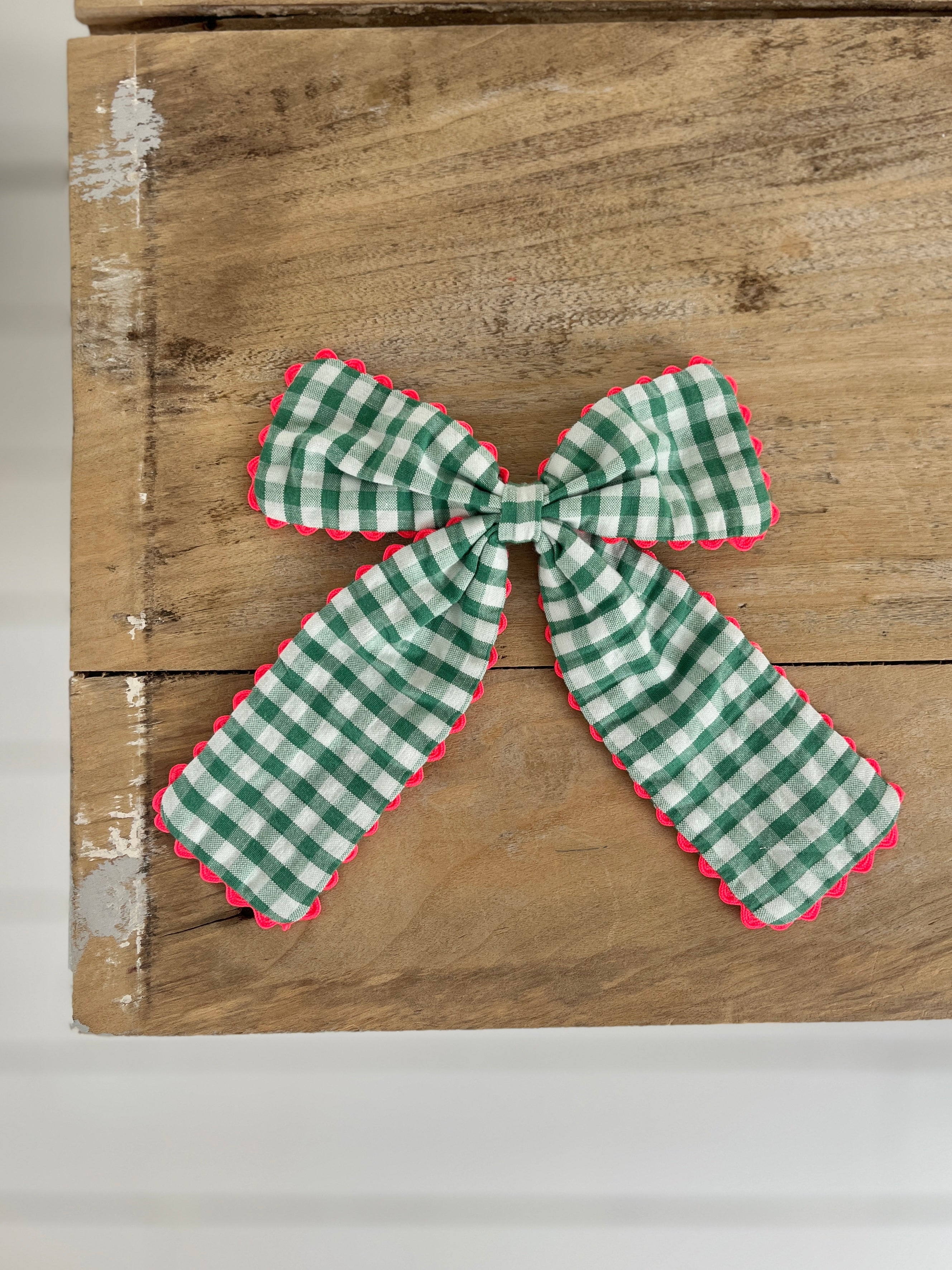 La maxi barrette à gros nœud Brunette avec du croquet