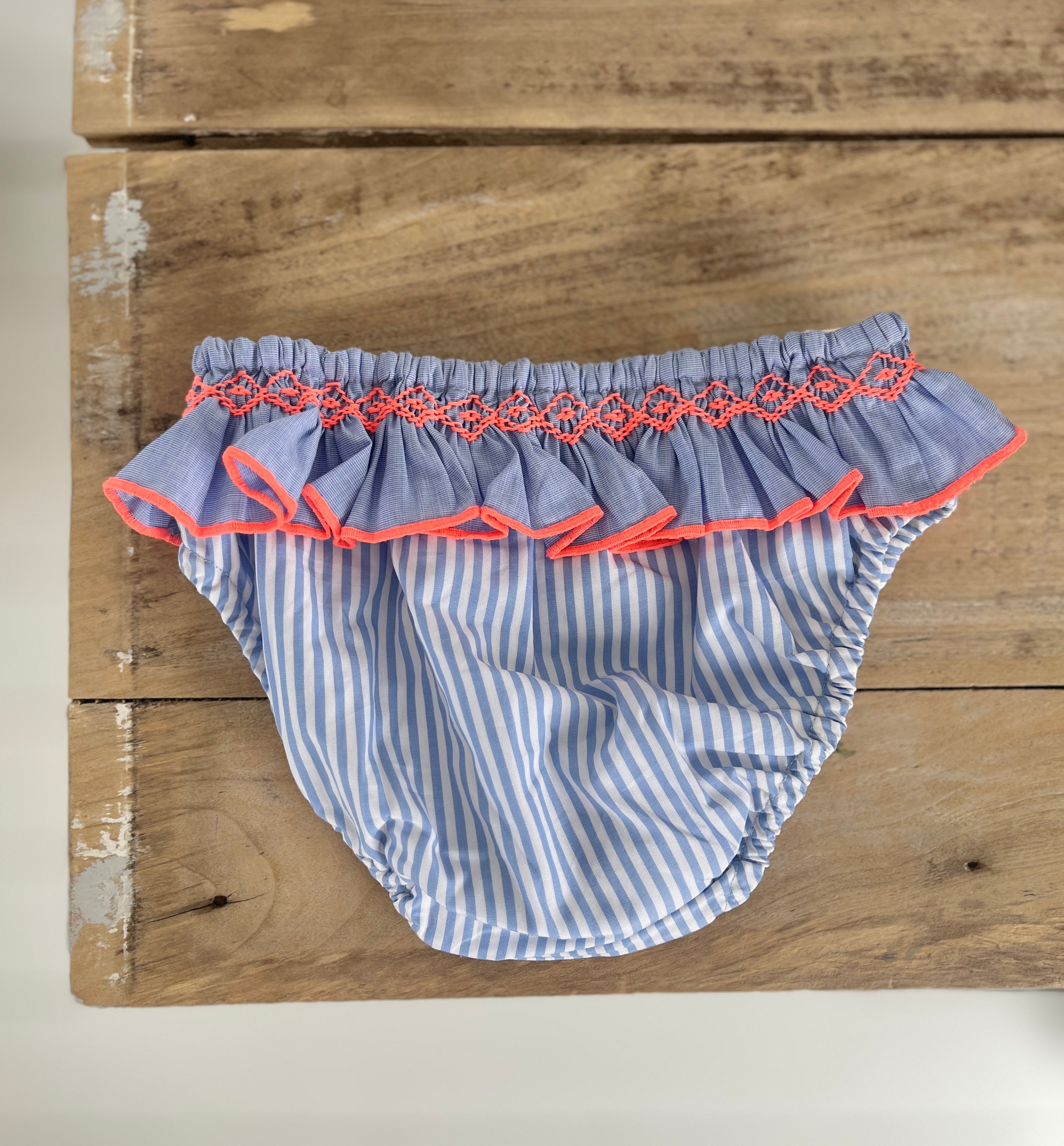 La culotte de bain Célestine à volant smocké bleu