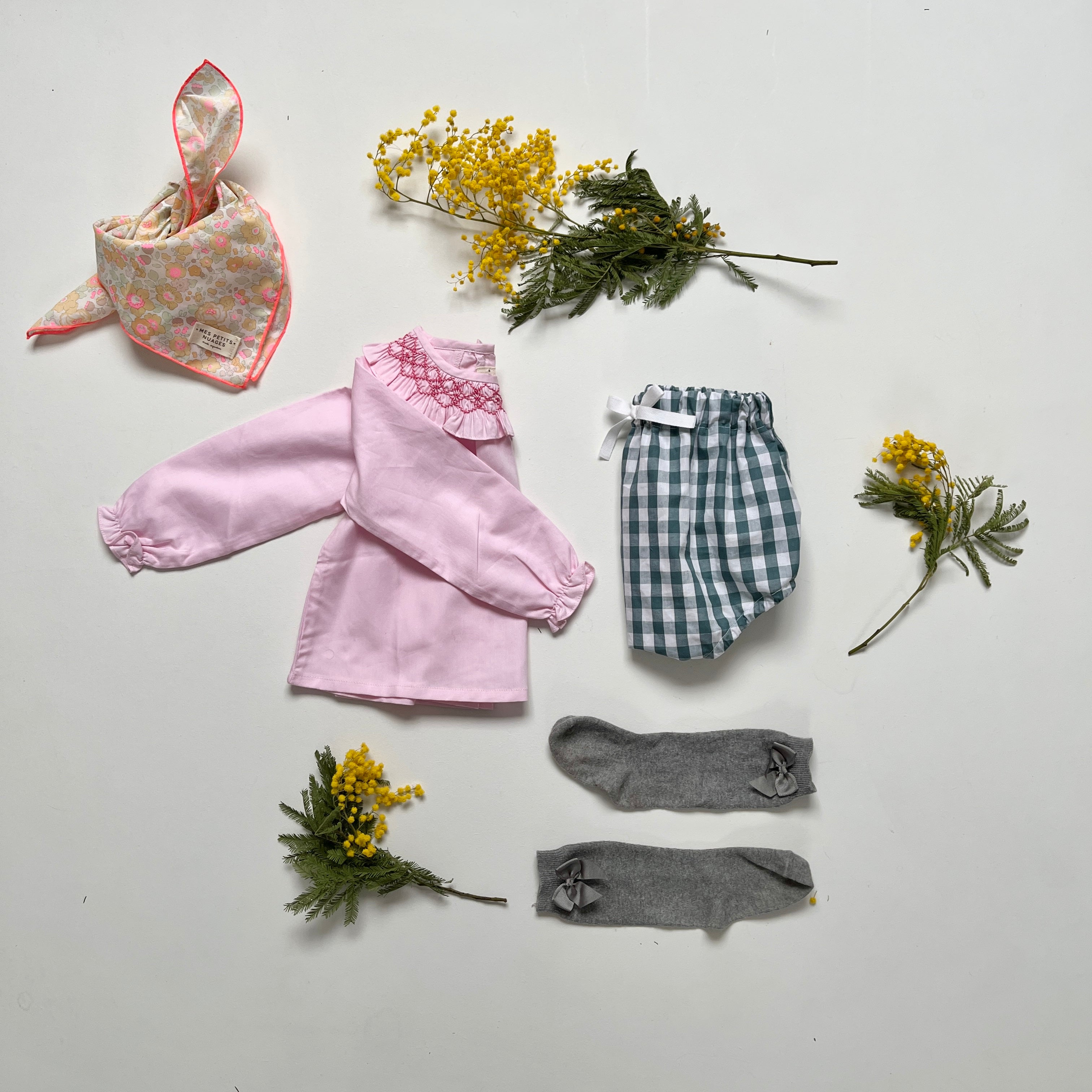 La blouse au col volanté smocké rose Dauphine