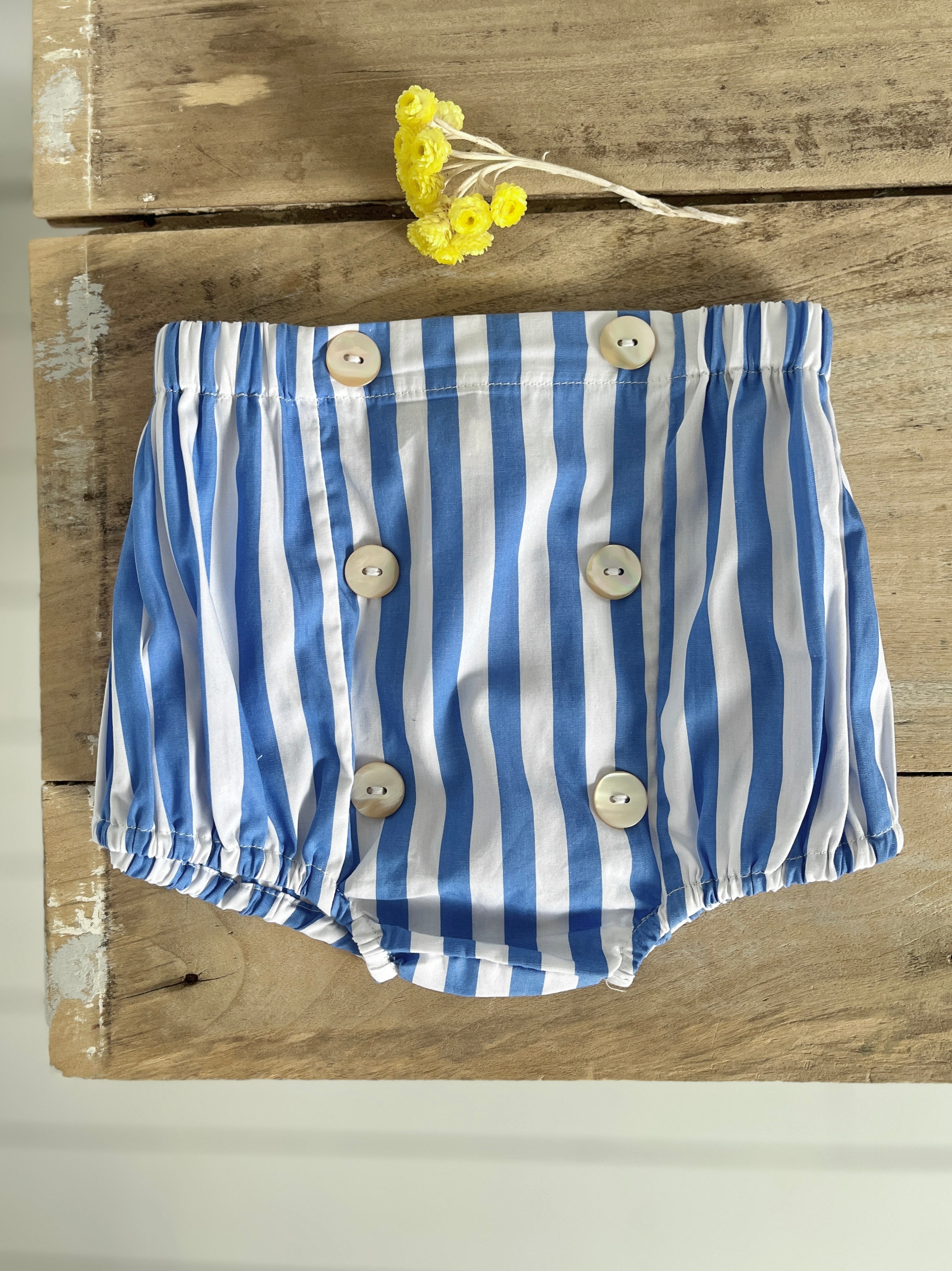 Le bloomer à boutons Octave à larges rayures bleues