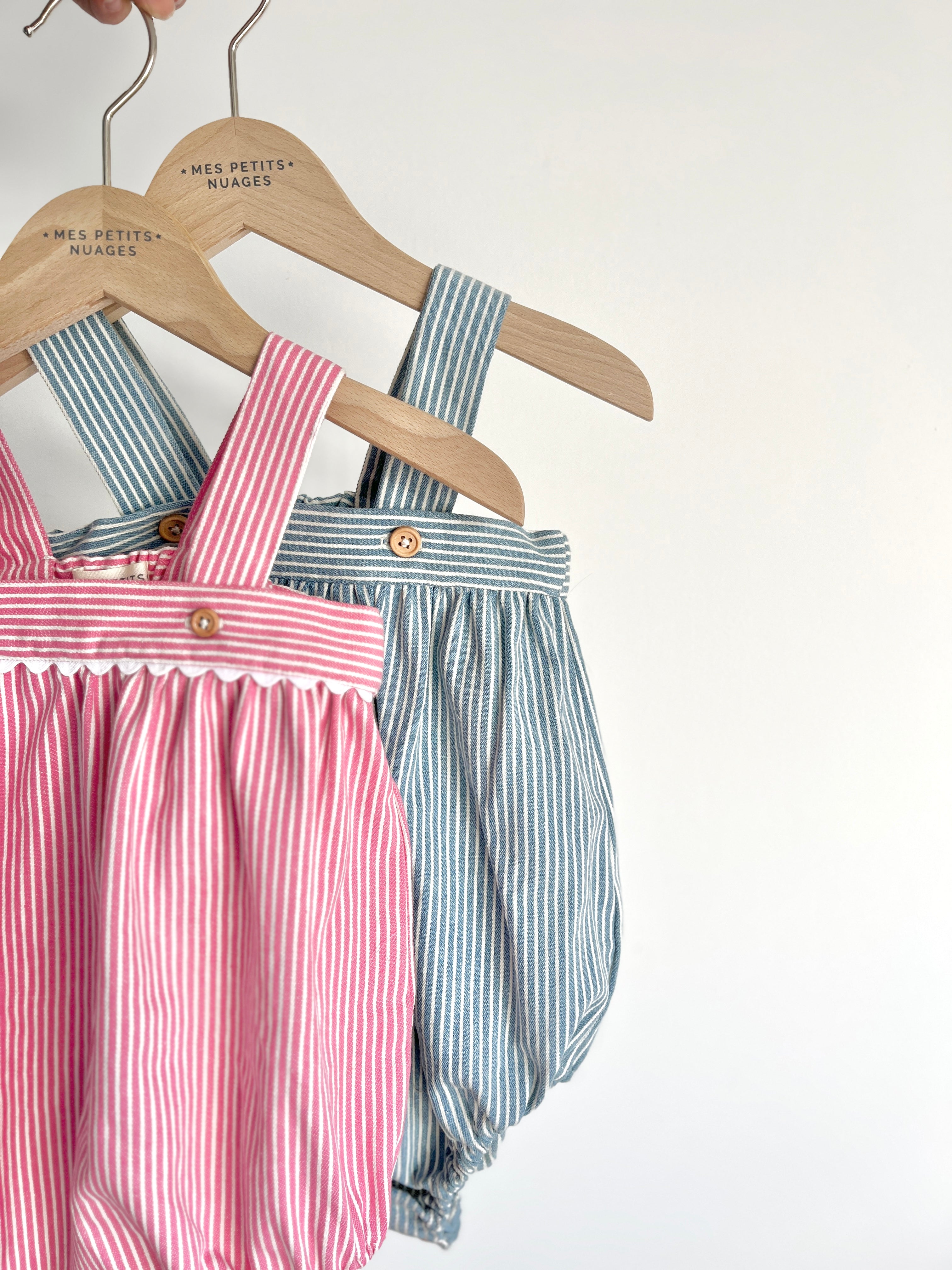 La barbot’ à bretelles Clovis en denim rayé rose