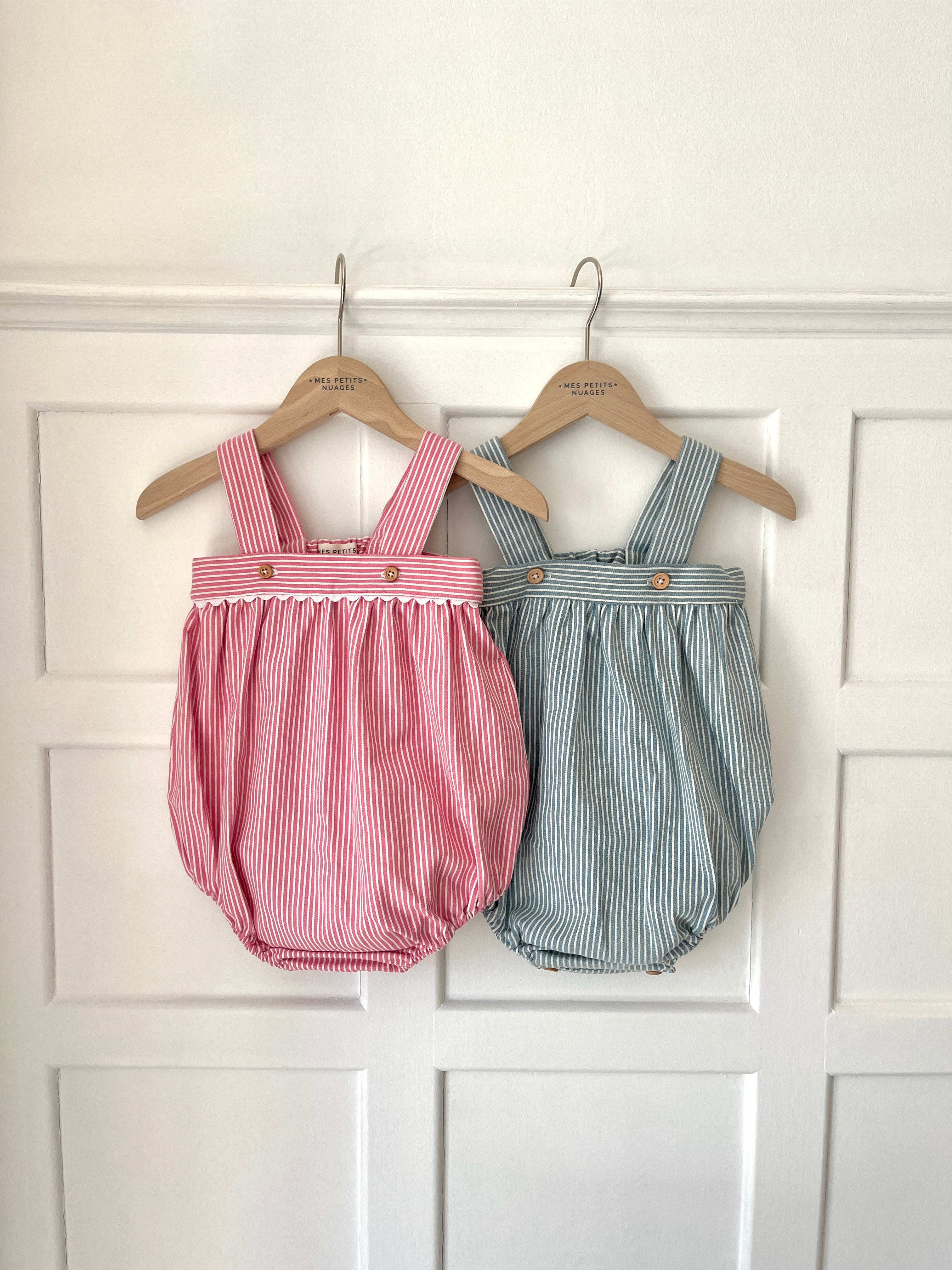 La barbot’ à bretelles Clovis en denim rayé rose