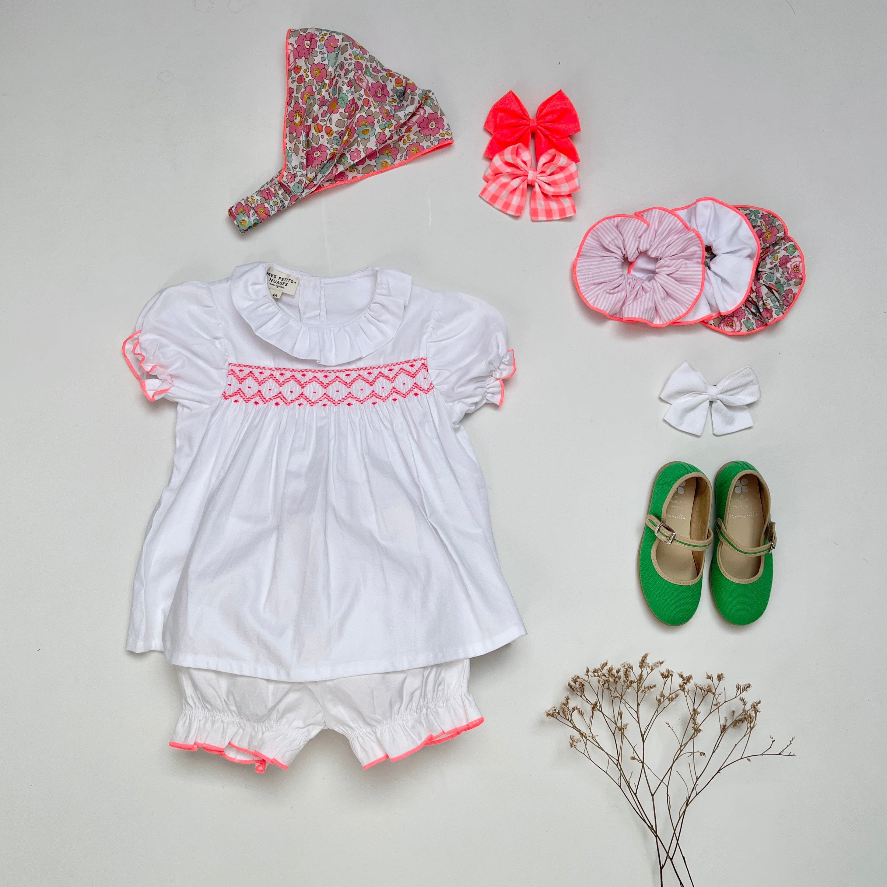 Le pyjama smockée des petites filles, Bertille