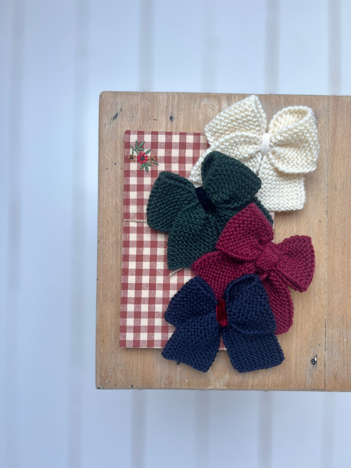 La barrette Brunette gros noeud en tricot