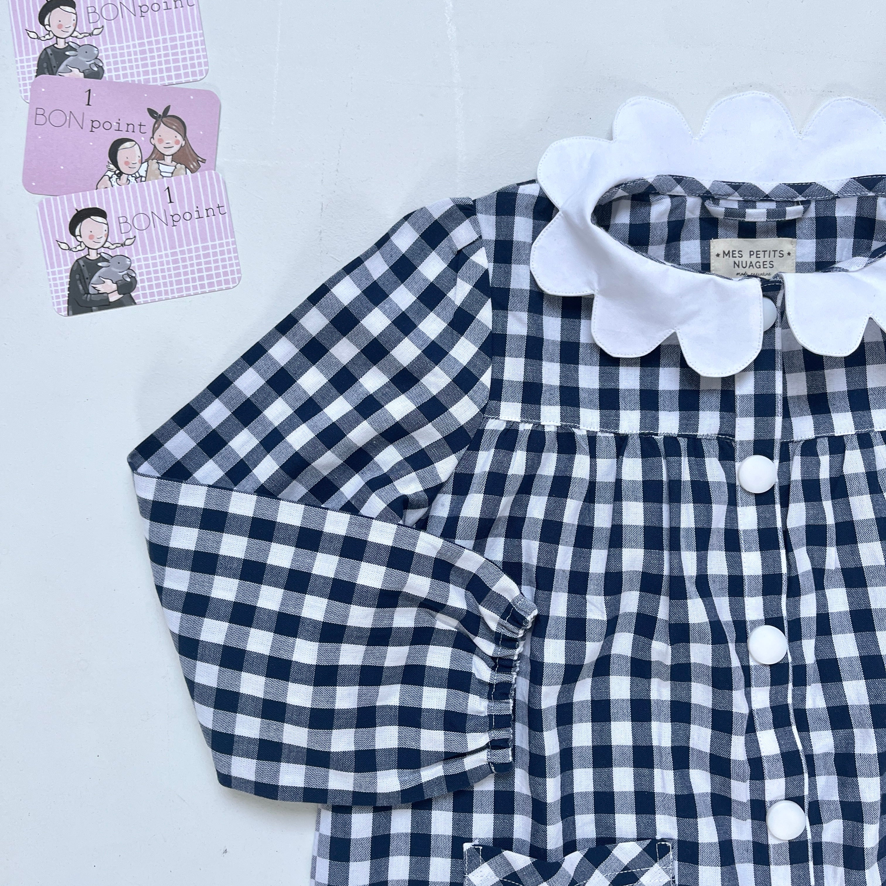 Joséphine, le tablier pour fille vichy marine à pressions