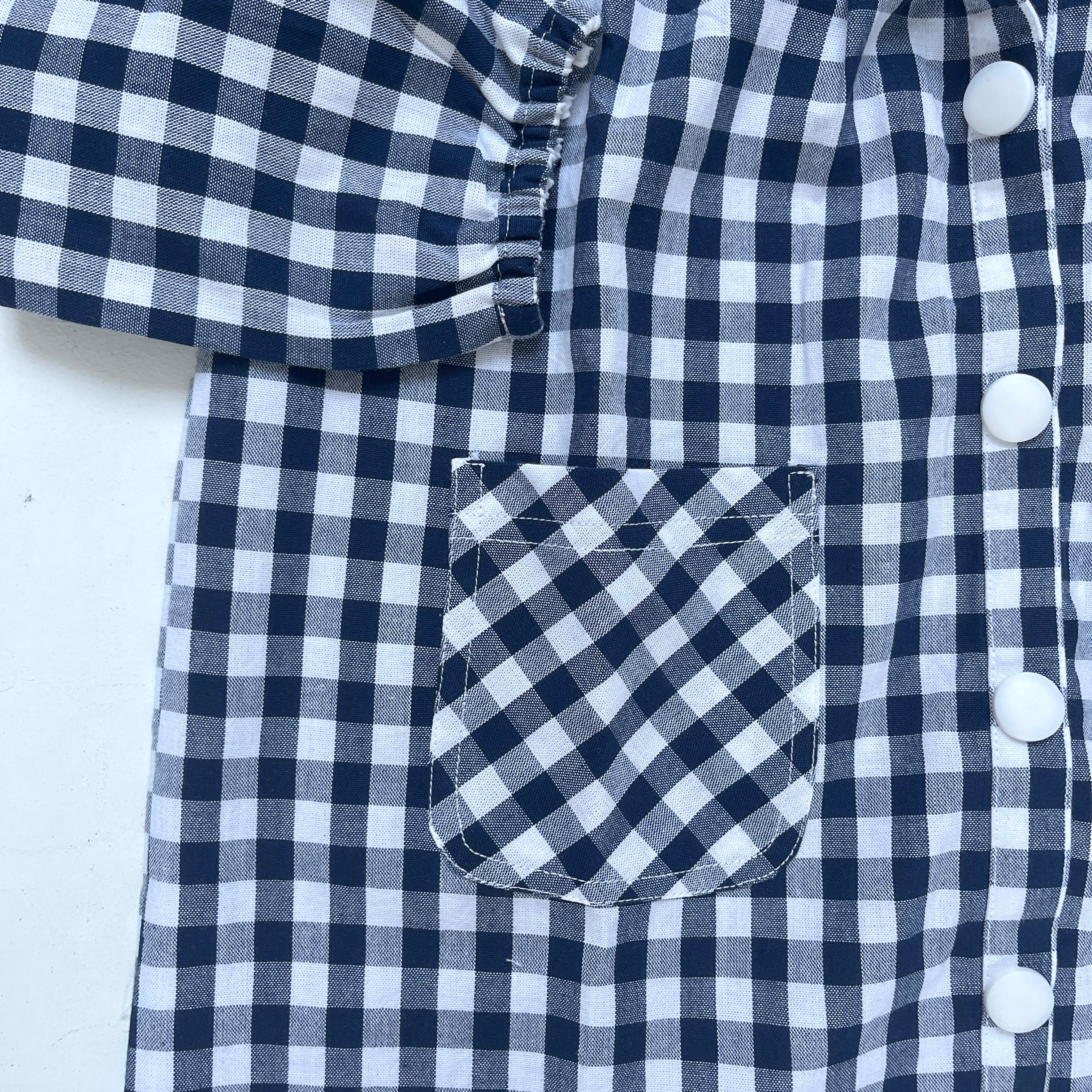 Joséphine, le tablier pour fille vichy marine à pressions