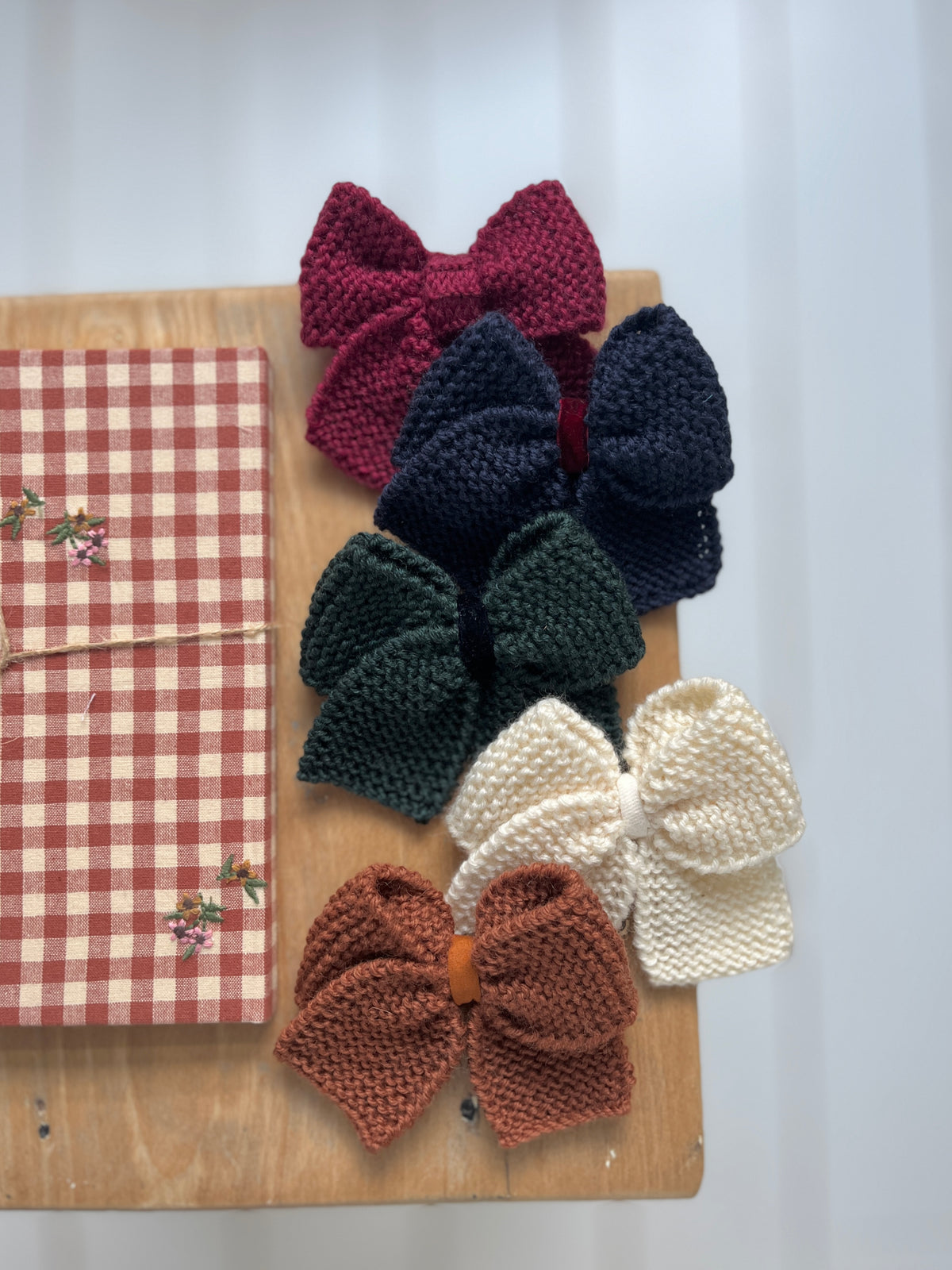La barrette Brunette gros noeud en tricot