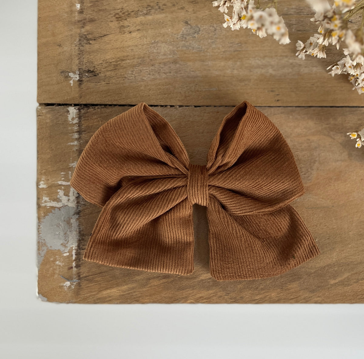 La barrette à gros noeud Brunette velours milleraies caramel