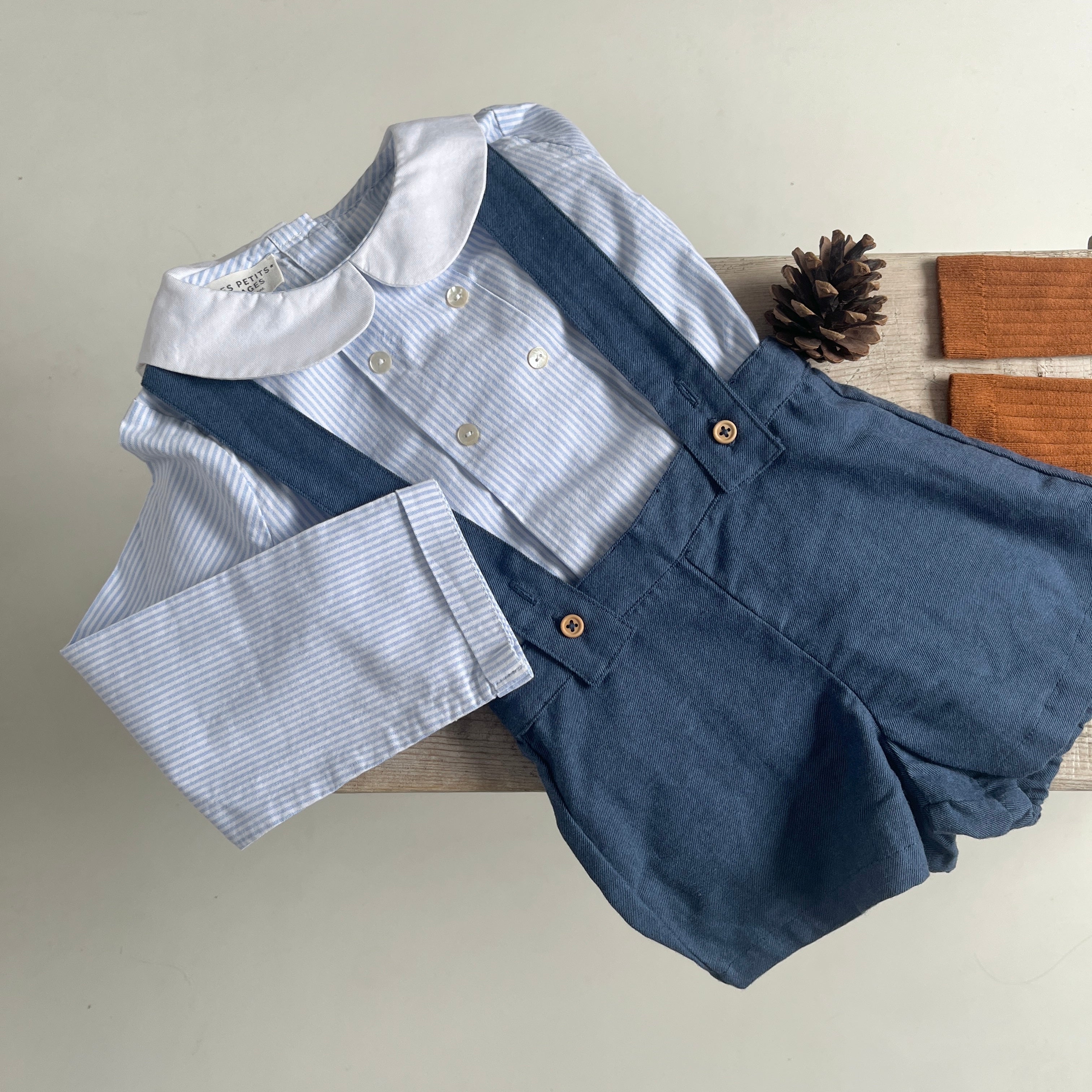 Joseph, le short à bretelles en twill de coton bleu denim