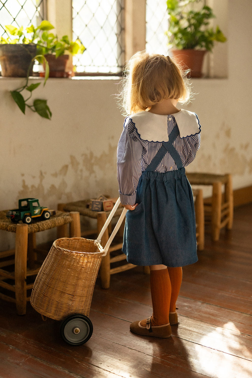 La jupette à bretelles Annette en denim