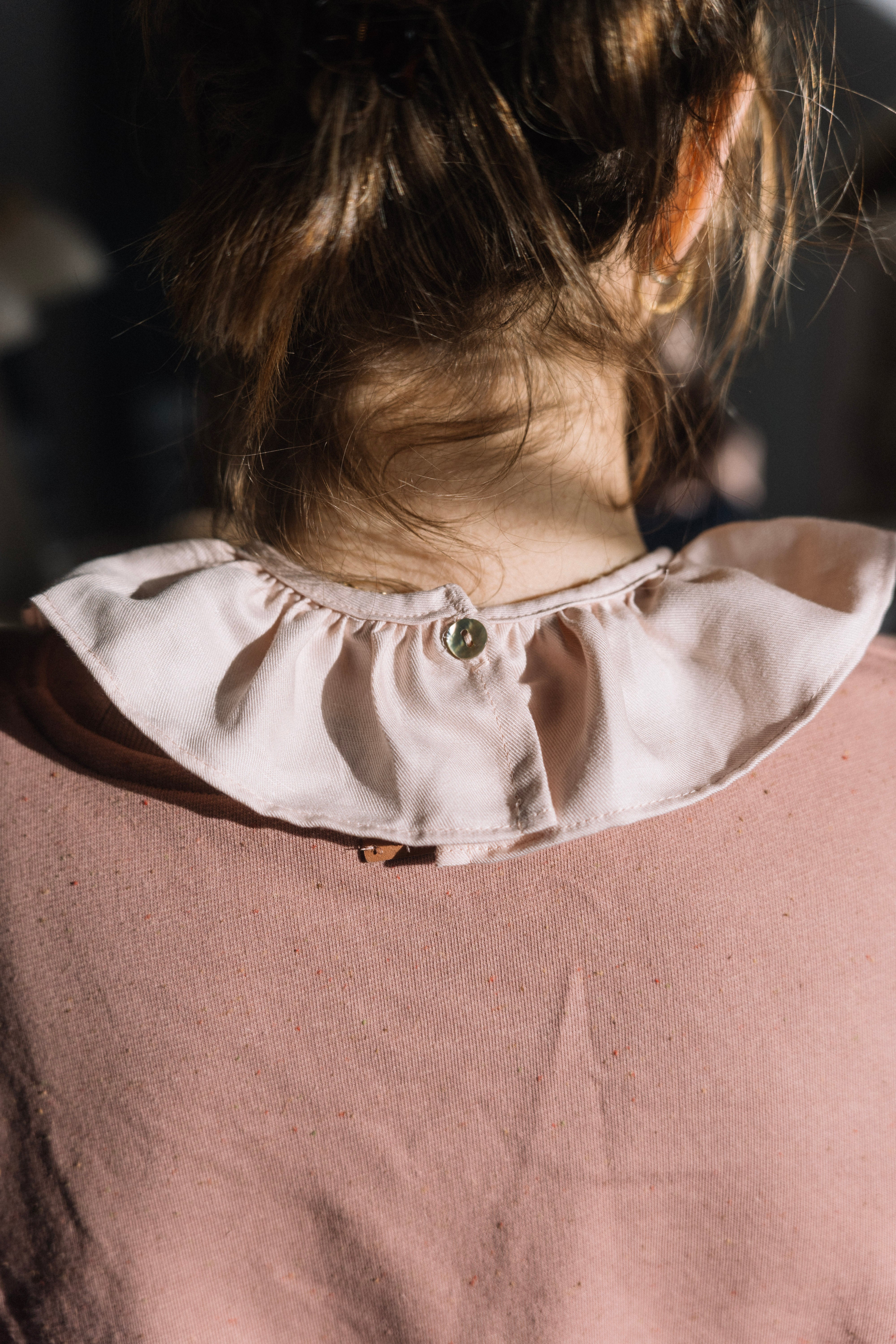 Garance le col volanté rose poudré pour les mum's