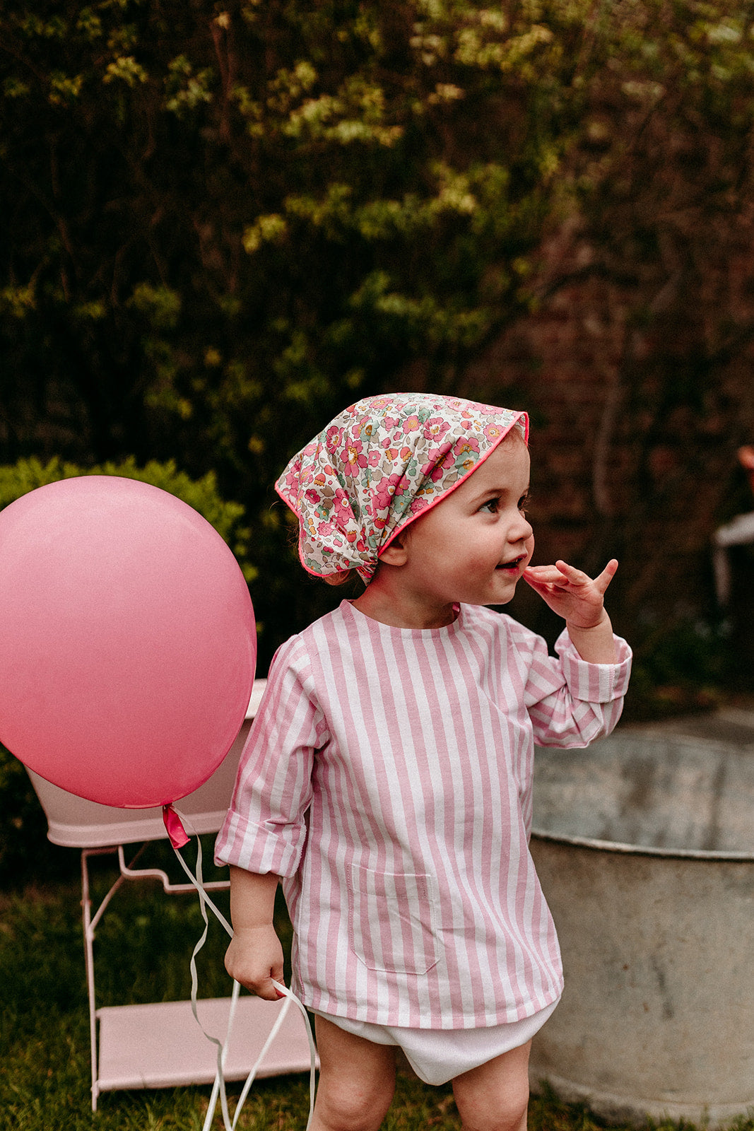 La blouse sans col Barnabé à larges rayures roses