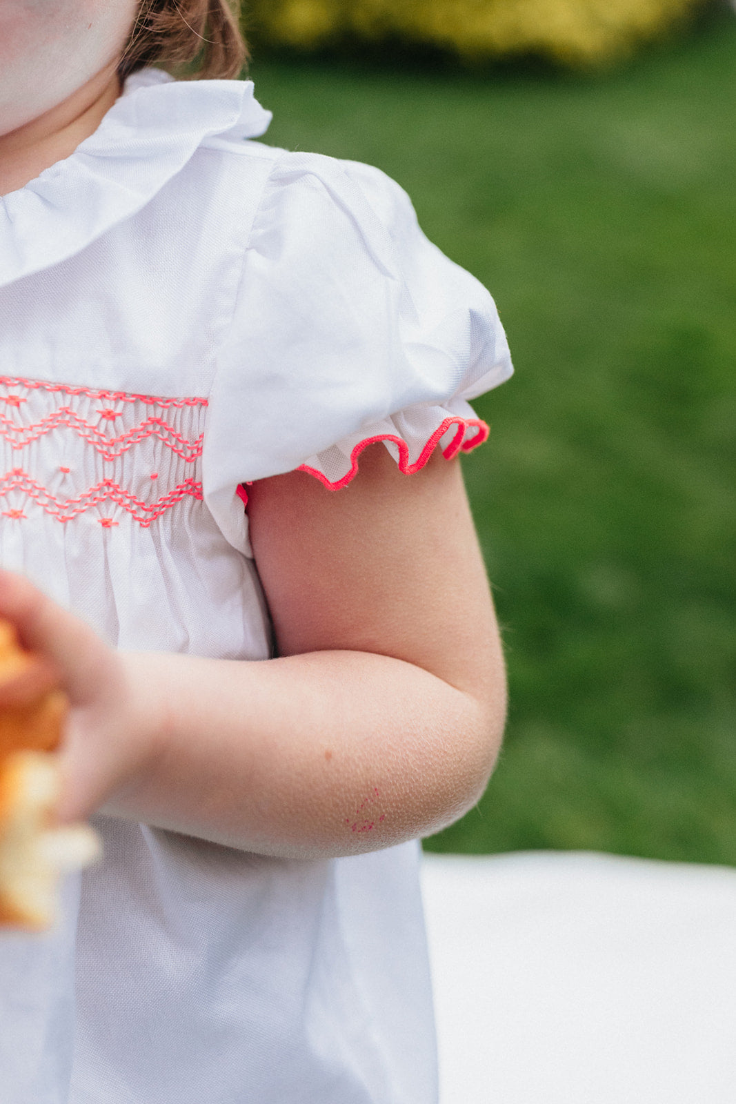 Le pyjama smockée des petites filles, Bertille