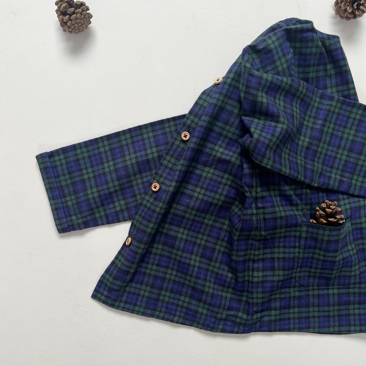La blouse sans col Barnabé tartan vert et marine