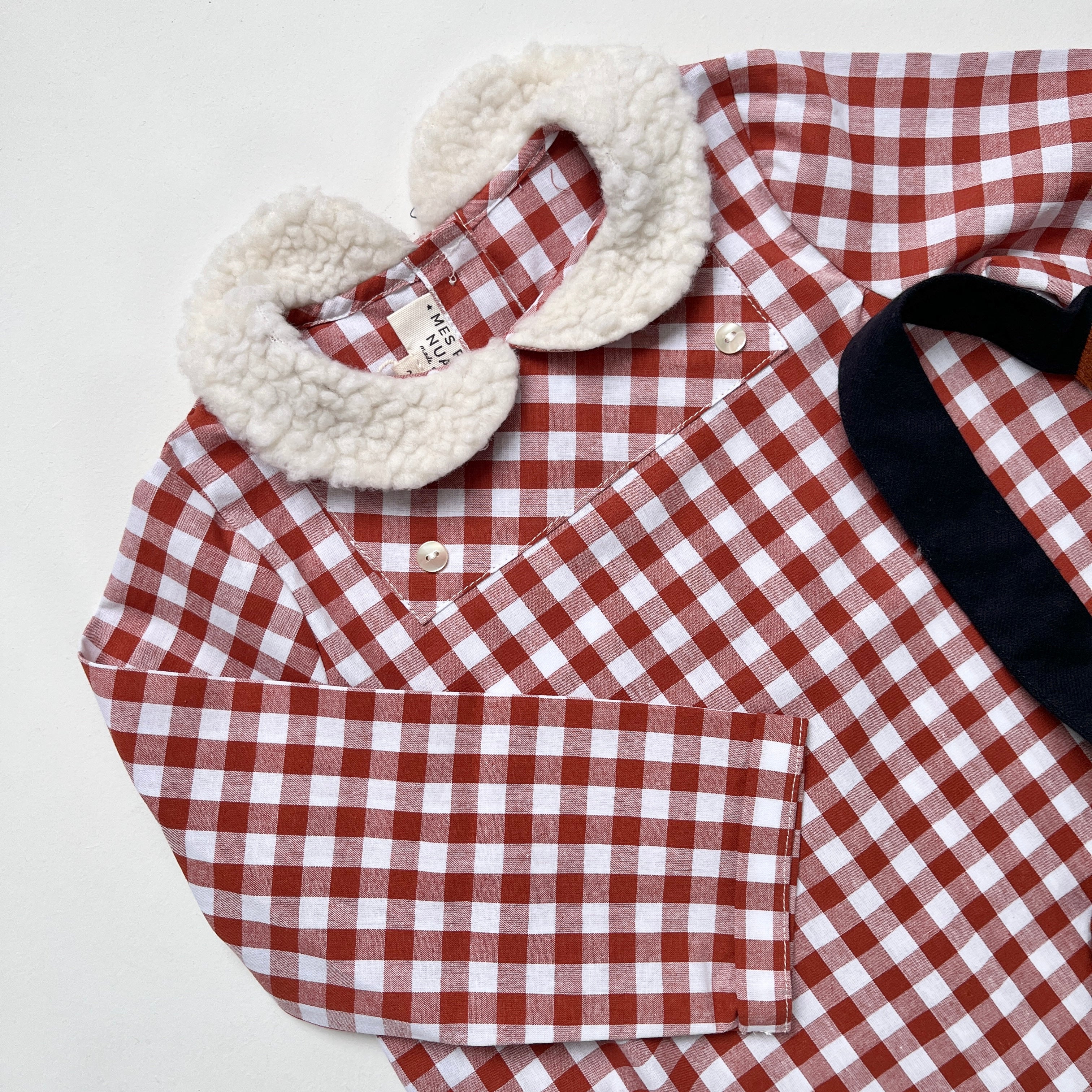 La blouse à plastron César col moumoute