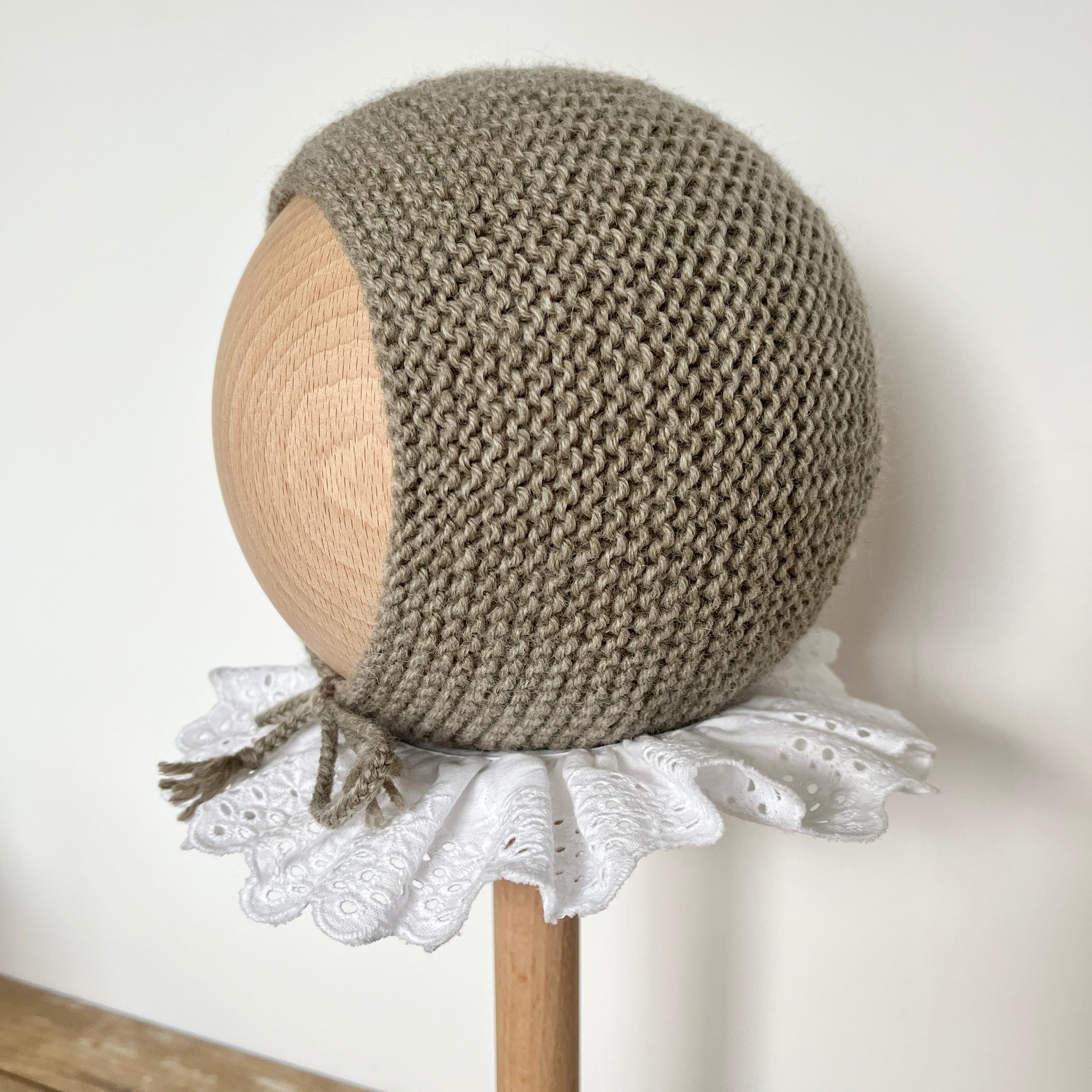 Le béguin Clotaire en laine beige taupe