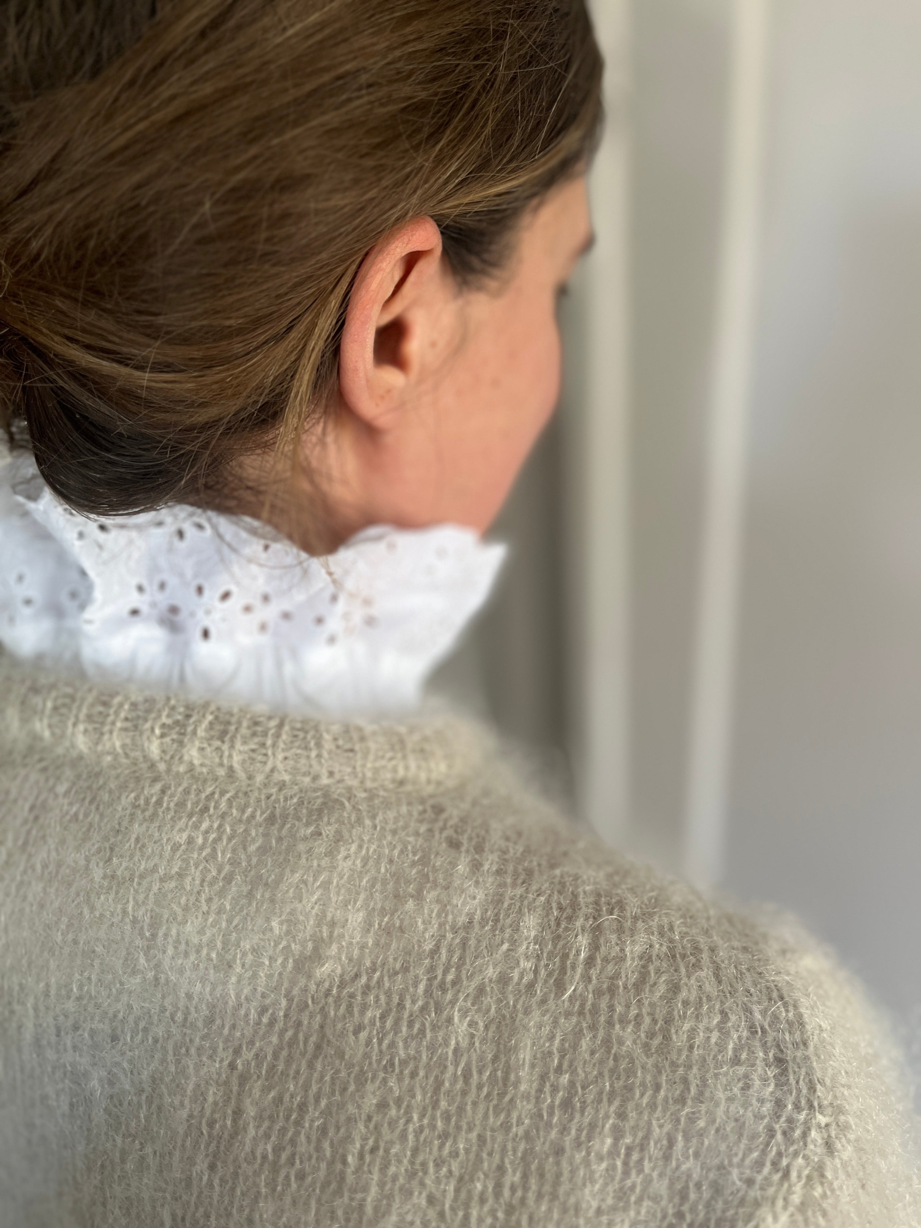 Hortense le col volanté en broderie anglaise blanche