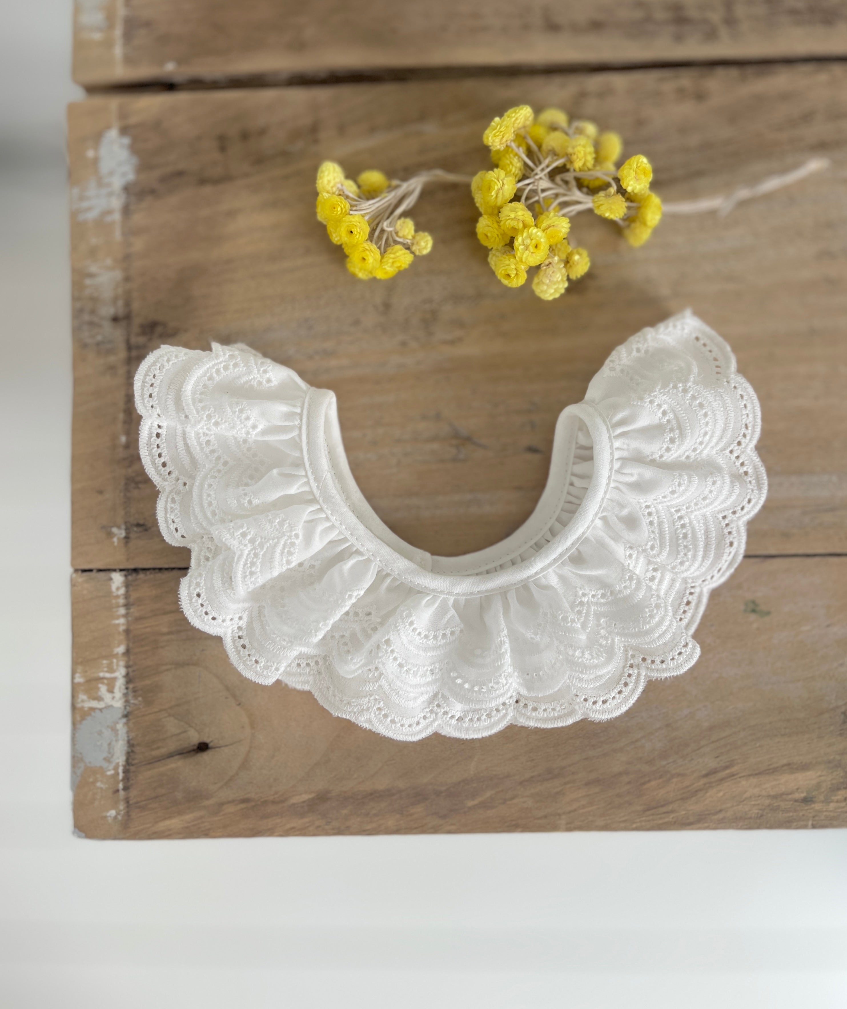 Garance le col volanté en broderie anglaise pour les mum's