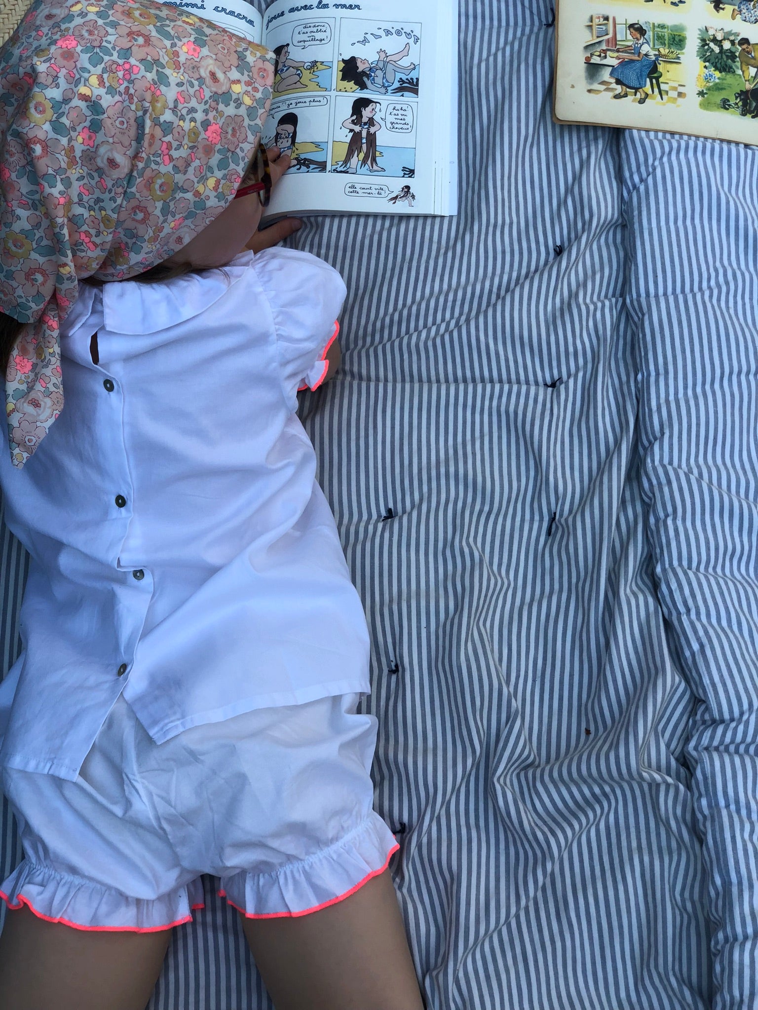 Le pyjama smockée des petites filles, Bertille