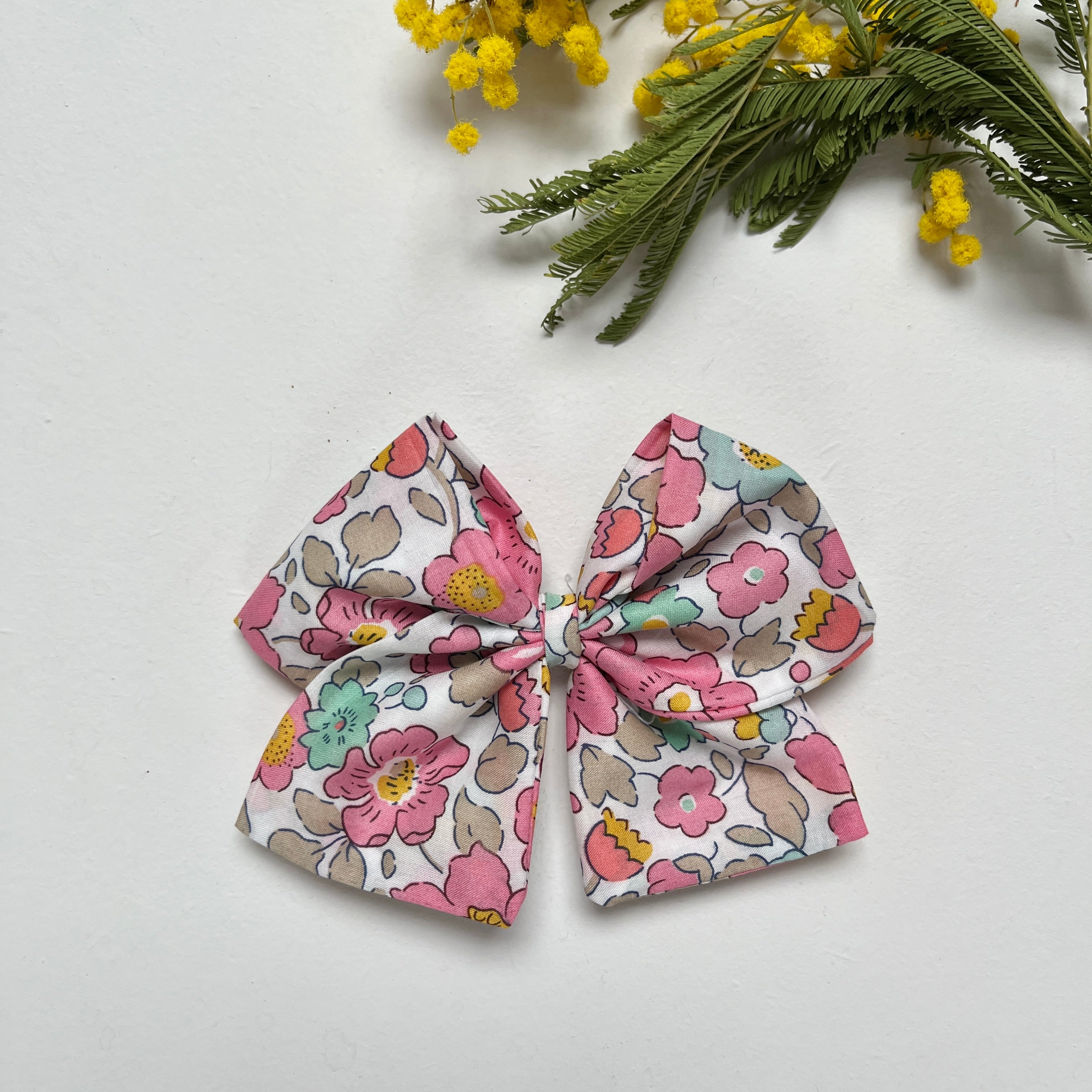 La barrette à gros noeud Brunette Liberty Betsy Cupcake