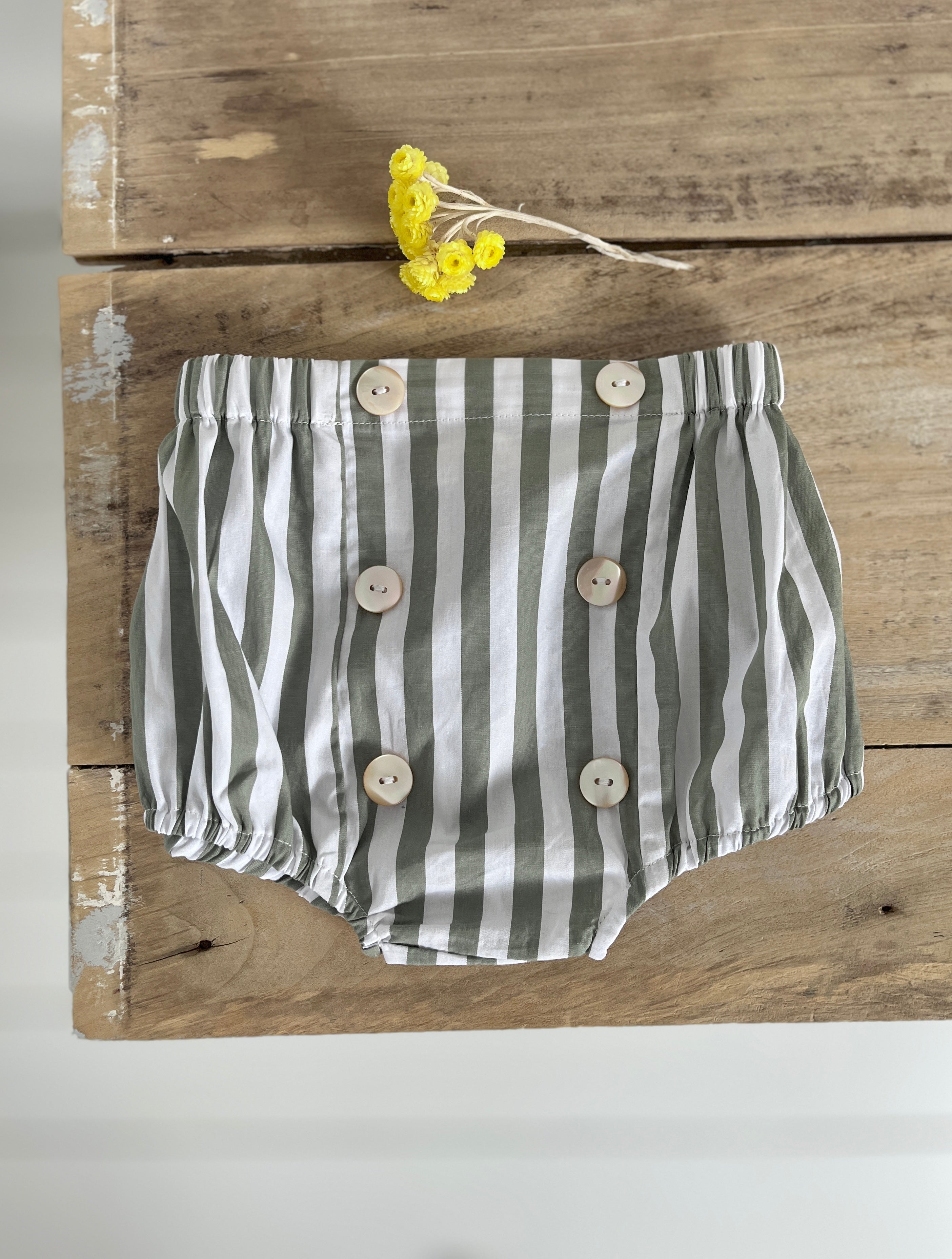 Le bloomer à boutons Octave à larges rayures vert olive