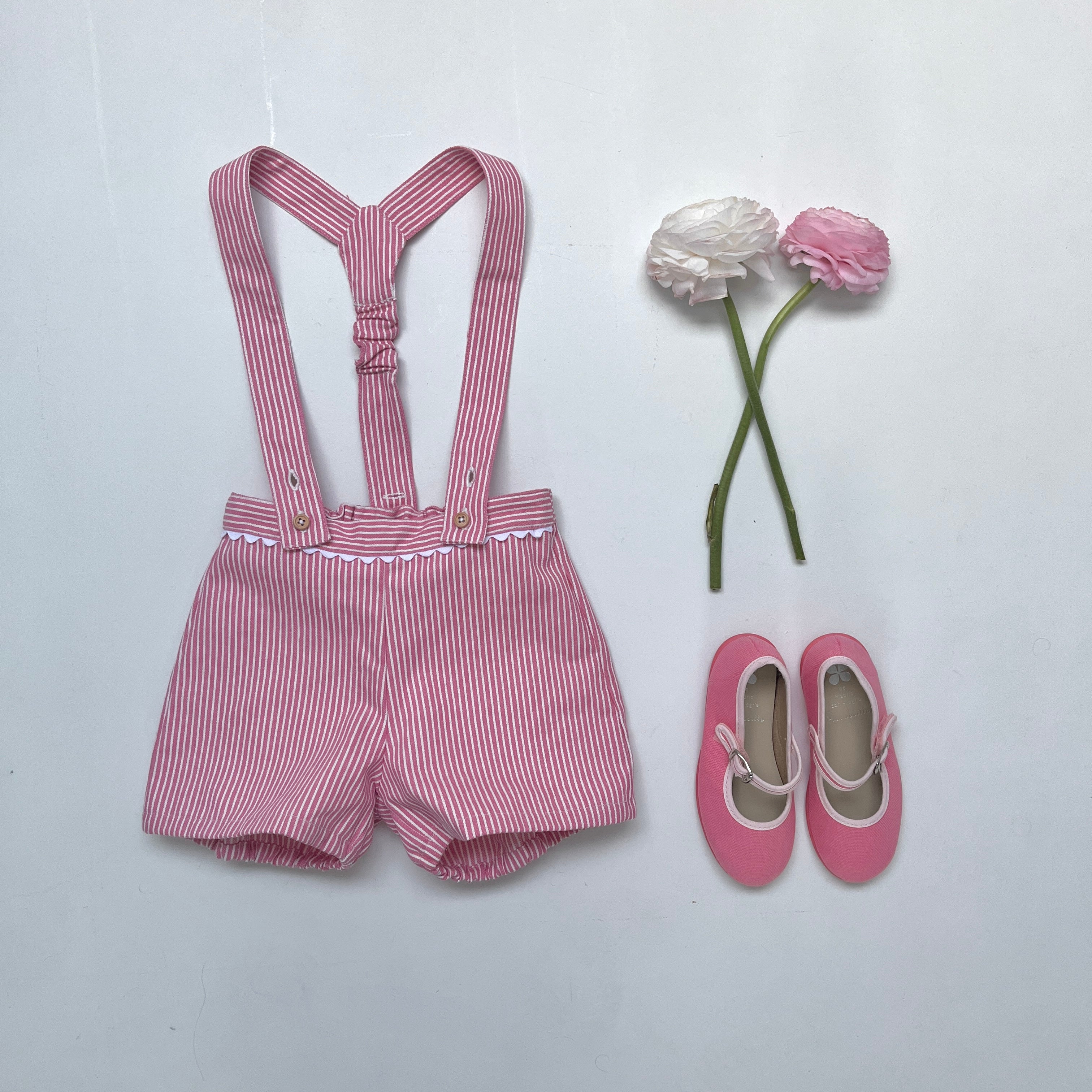 Joseph, le short à bretelles en denim rayé rose