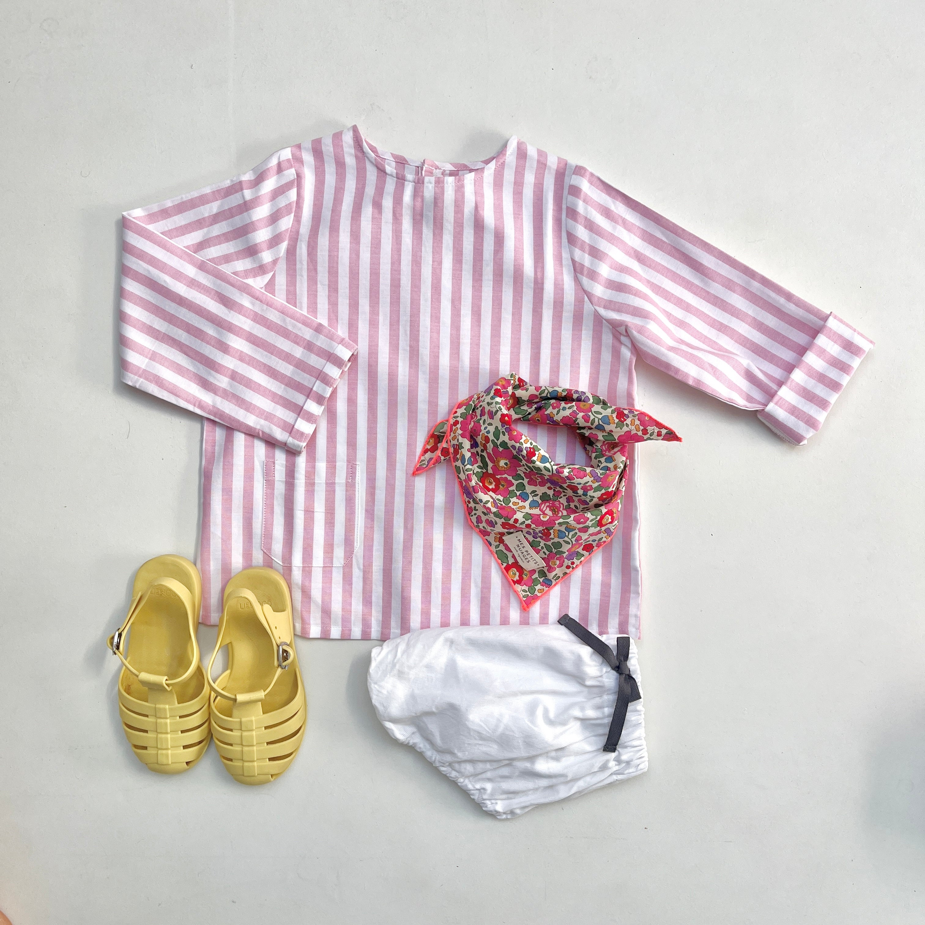 La blouse sans col Barnabé à larges rayures roses