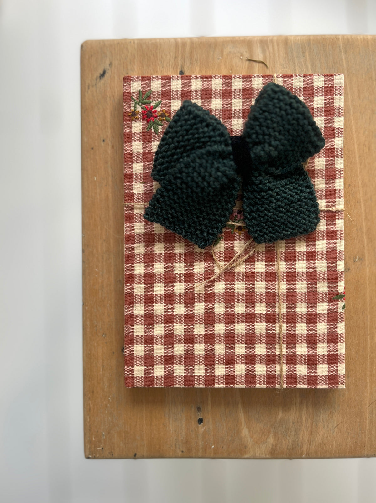La barrette Brunette gros noeud en tricot