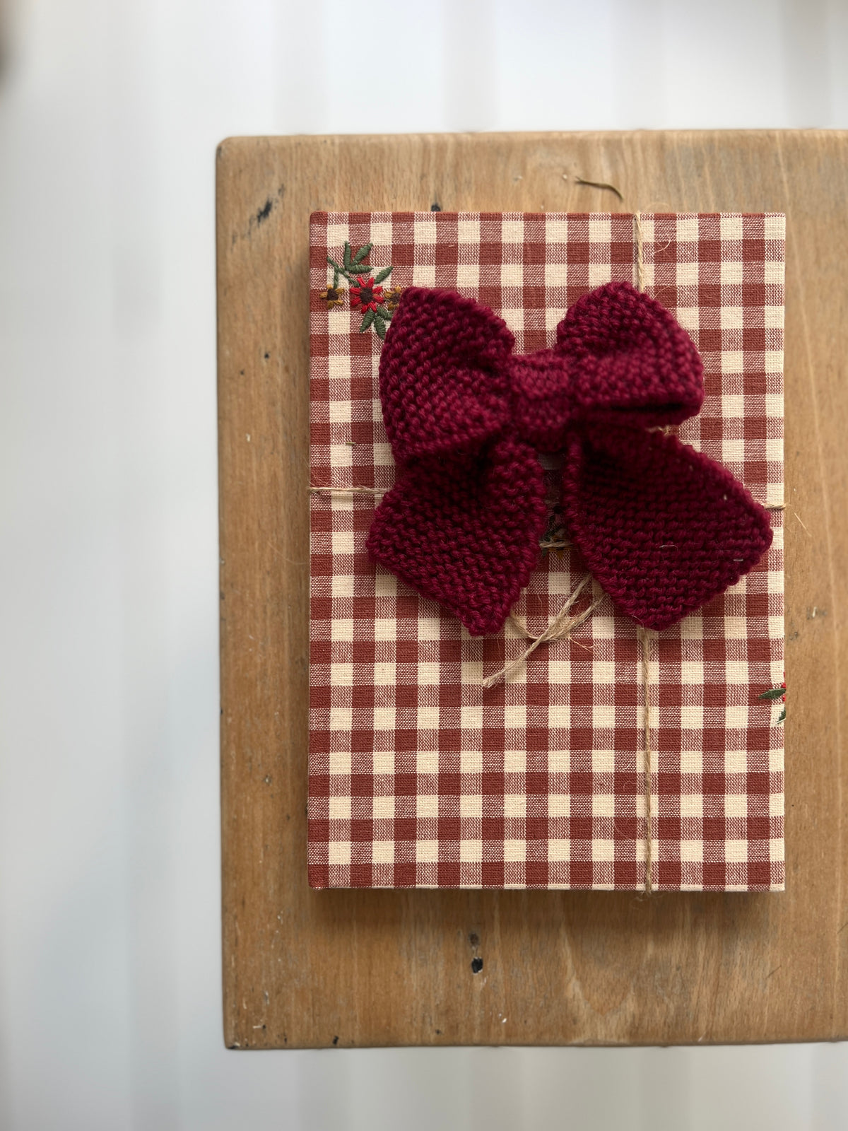 La barrette Brunette gros noeud en tricot