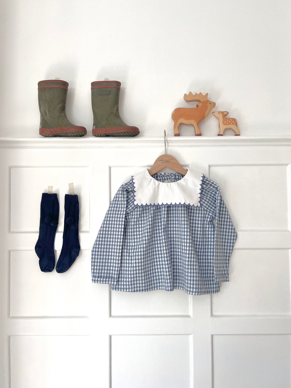 La blouse vichy bleu denim col festonné façon Petit Beurre