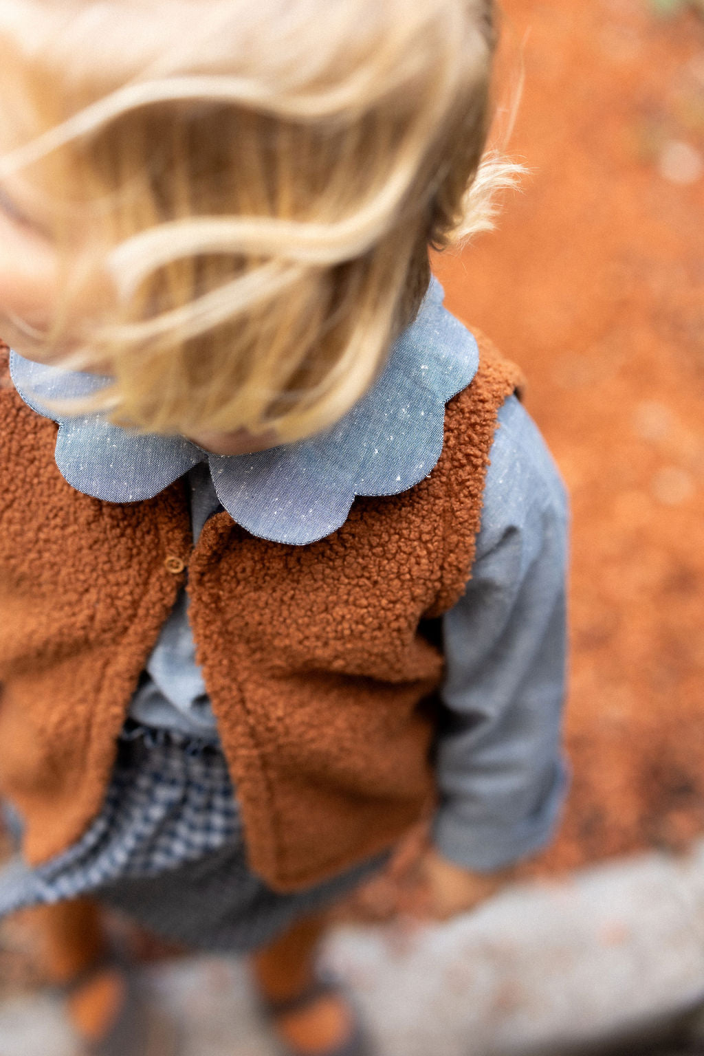 Le gilet de berger réversible Marcelin écureuil et tartan marine