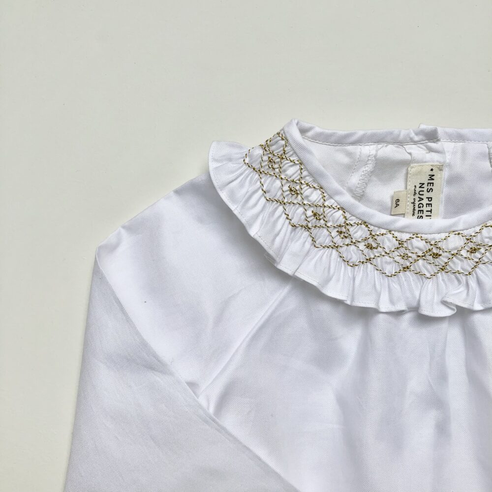 La blouse au col volanté smocké or Dauphine – Image 2