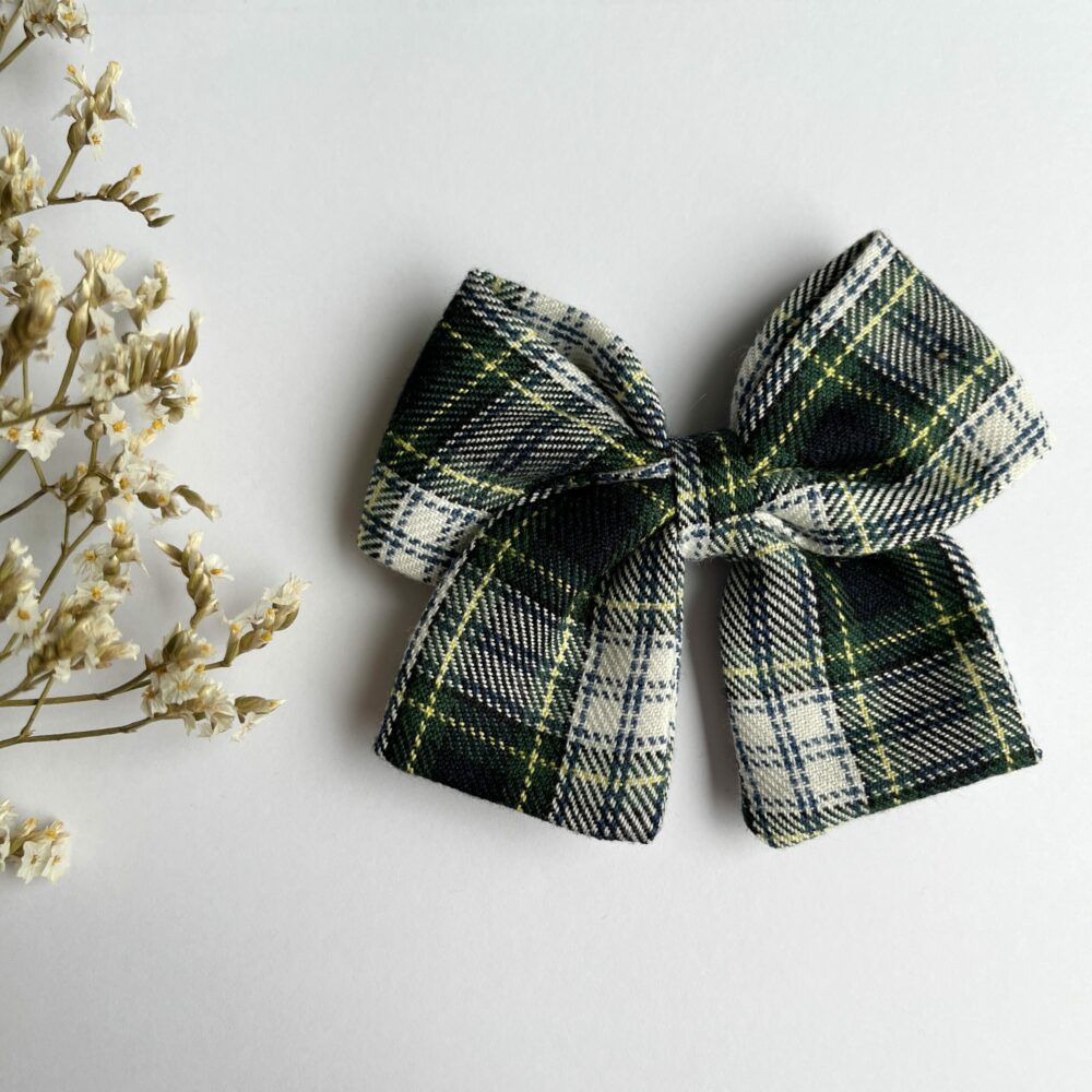 La barrette à gros noeud Brunette tartan vert et marine