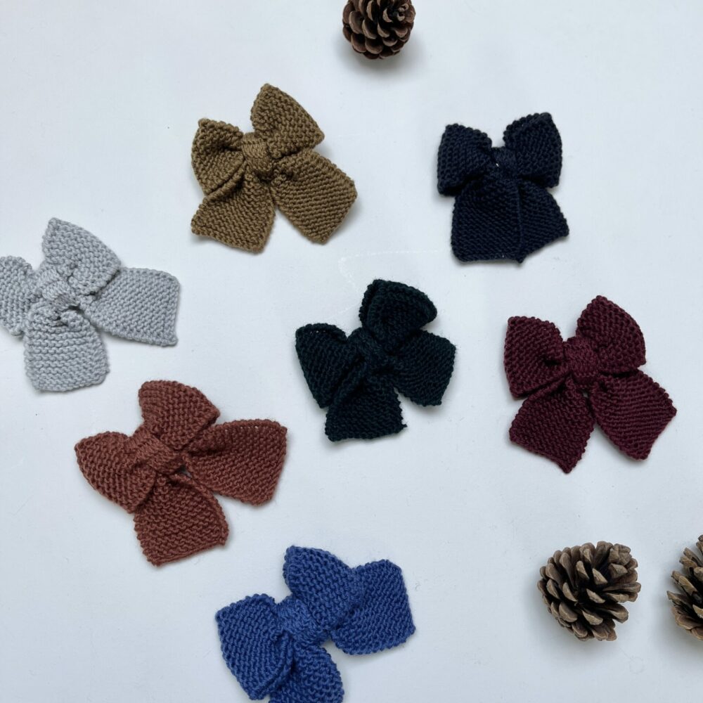 La barrette à gros nœud Brunette en tricot