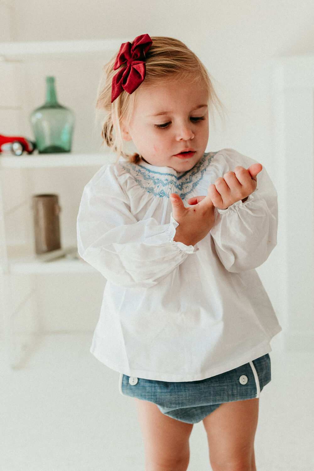 La blouse encolure smockée Victoire – Image 3