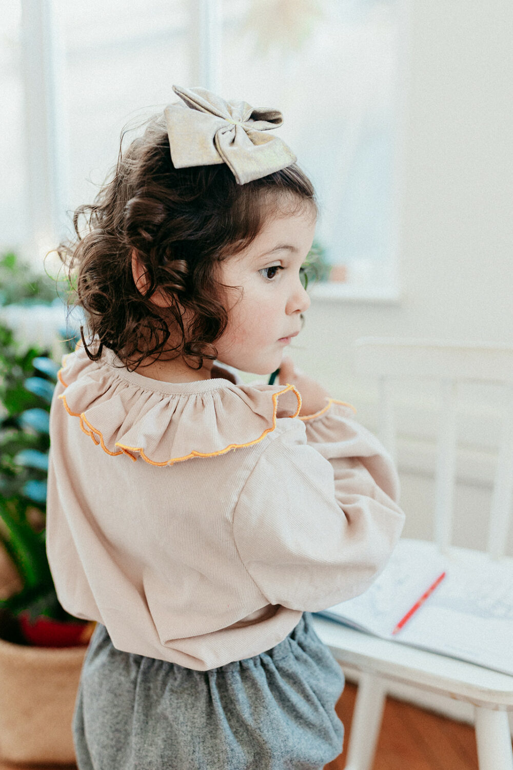La blouse Eléonore avec col volanté festonné – Image 4