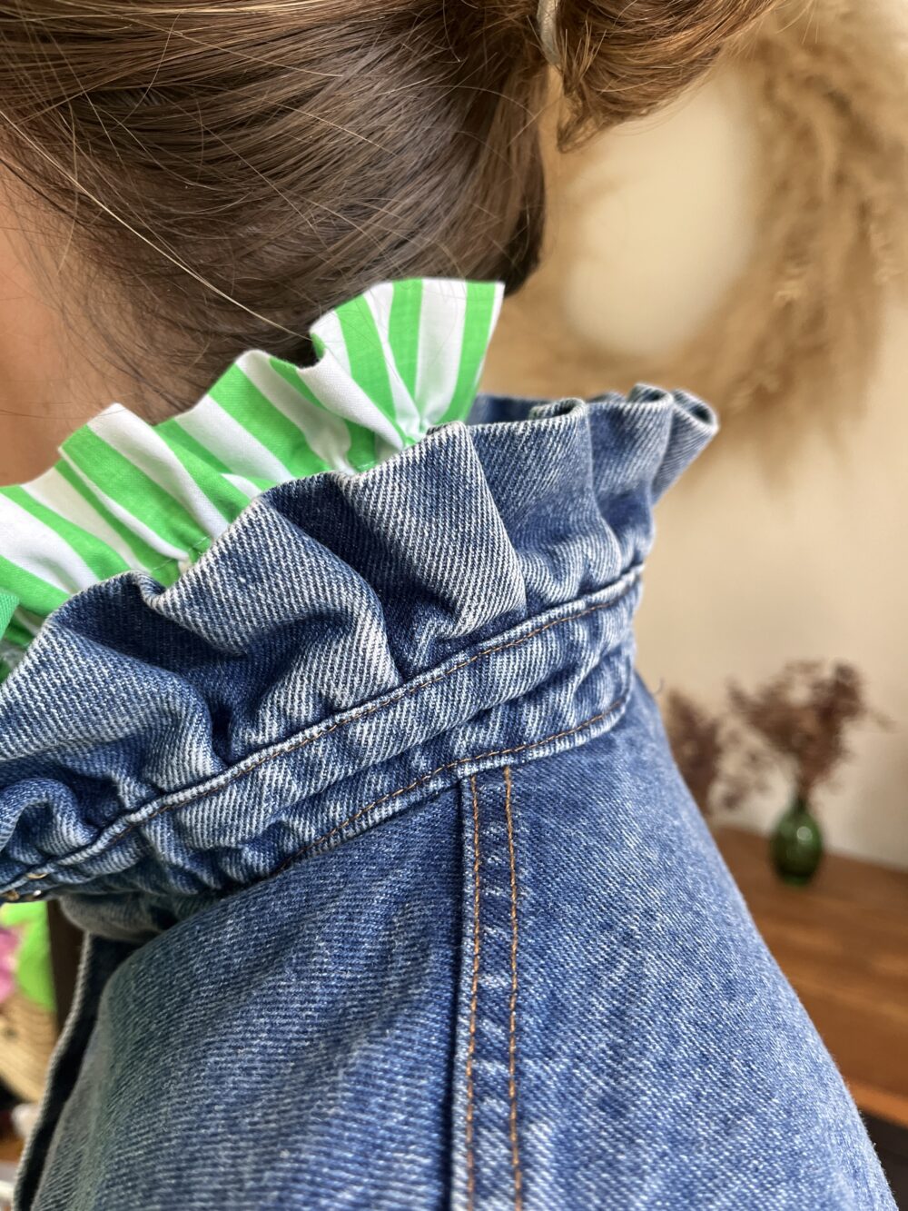 Hortense le col volanté à gros noeud pour les mum's rayé vert pep's – Image 3