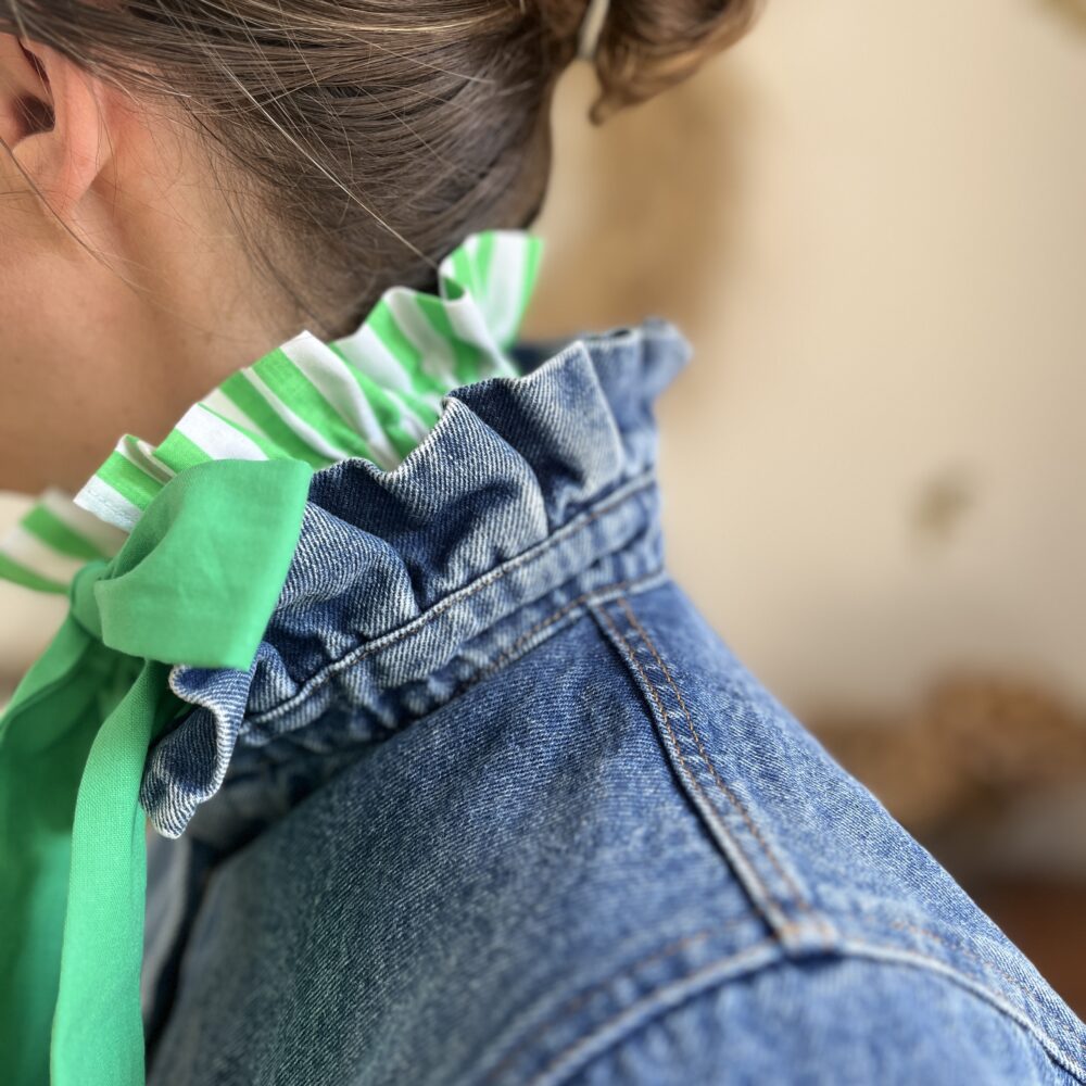 Hortense le col volanté à gros noeud pour les mum's rayé vert pep's