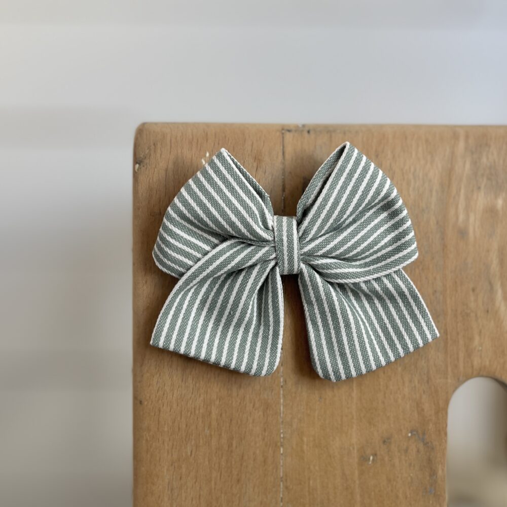 La barrette à gros noeud Brunette denim "Oshkosh" vert sauge