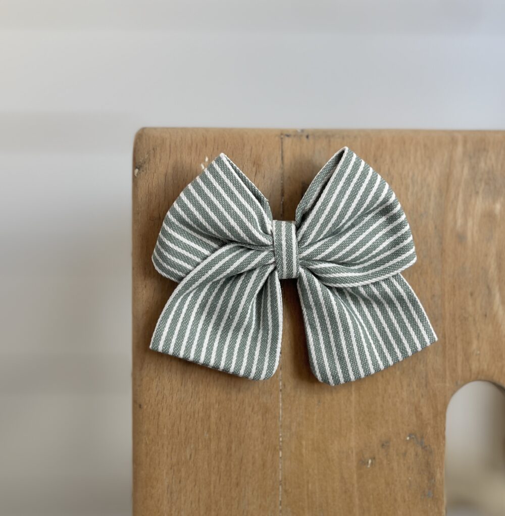 La barrette à gros noeud Brunette denim "Oshkosh" vert sauge